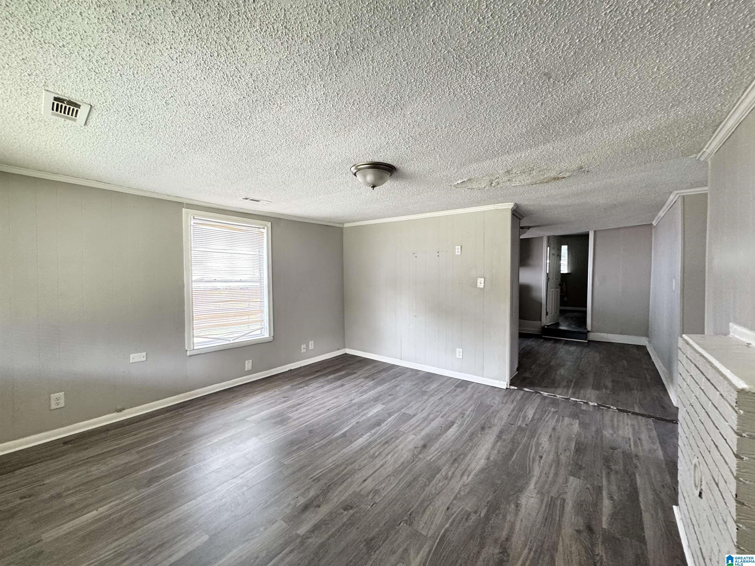 Photo 3 of Single family home for sale at 3921 Viola Ave, Birmingham, AL 35221 | MLS# 21462384 | Listing updated on 2026-08-18