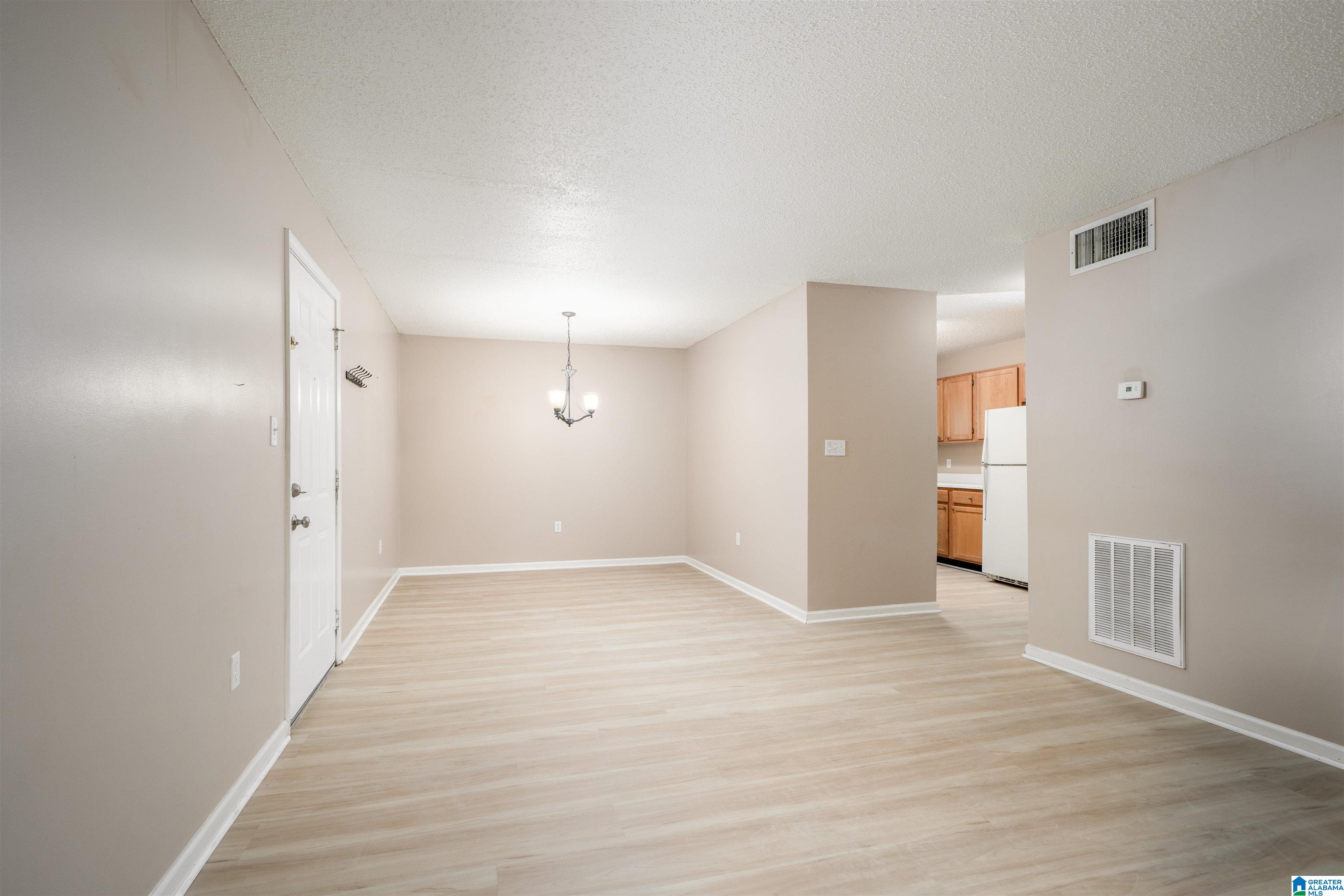 Photo 1 of Condo for sale at 2515 Veterans Memorial Pkwy #321, Tuscaloosa, AL 35404 | MLS# 21462397 | Listing updated on 2026-09-16