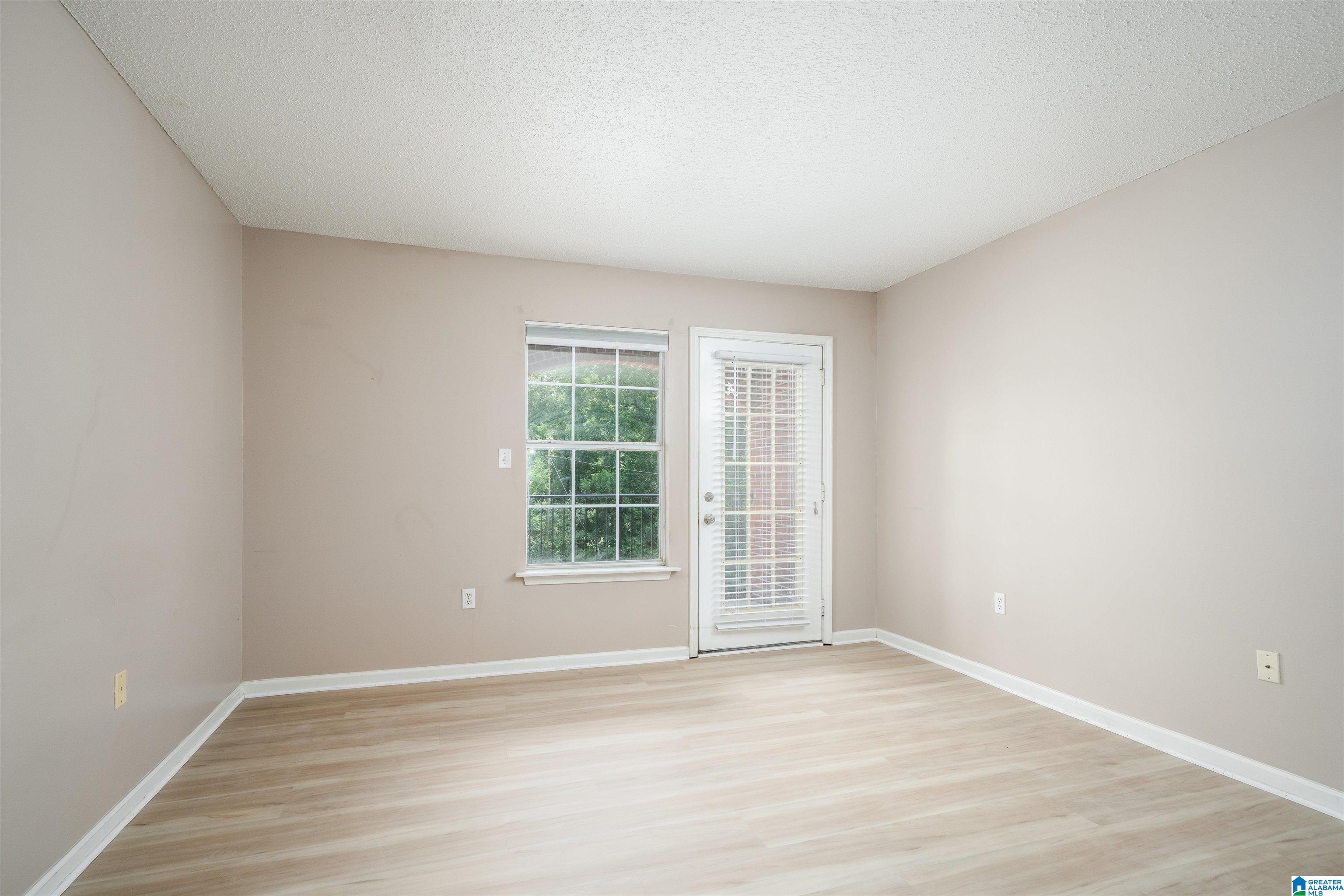 Photo 3 of Condo for sale at 2515 Veterans Memorial Pkwy #321, Tuscaloosa, AL 35404 | MLS# 21462397 | Listing updated on 2026-09-16