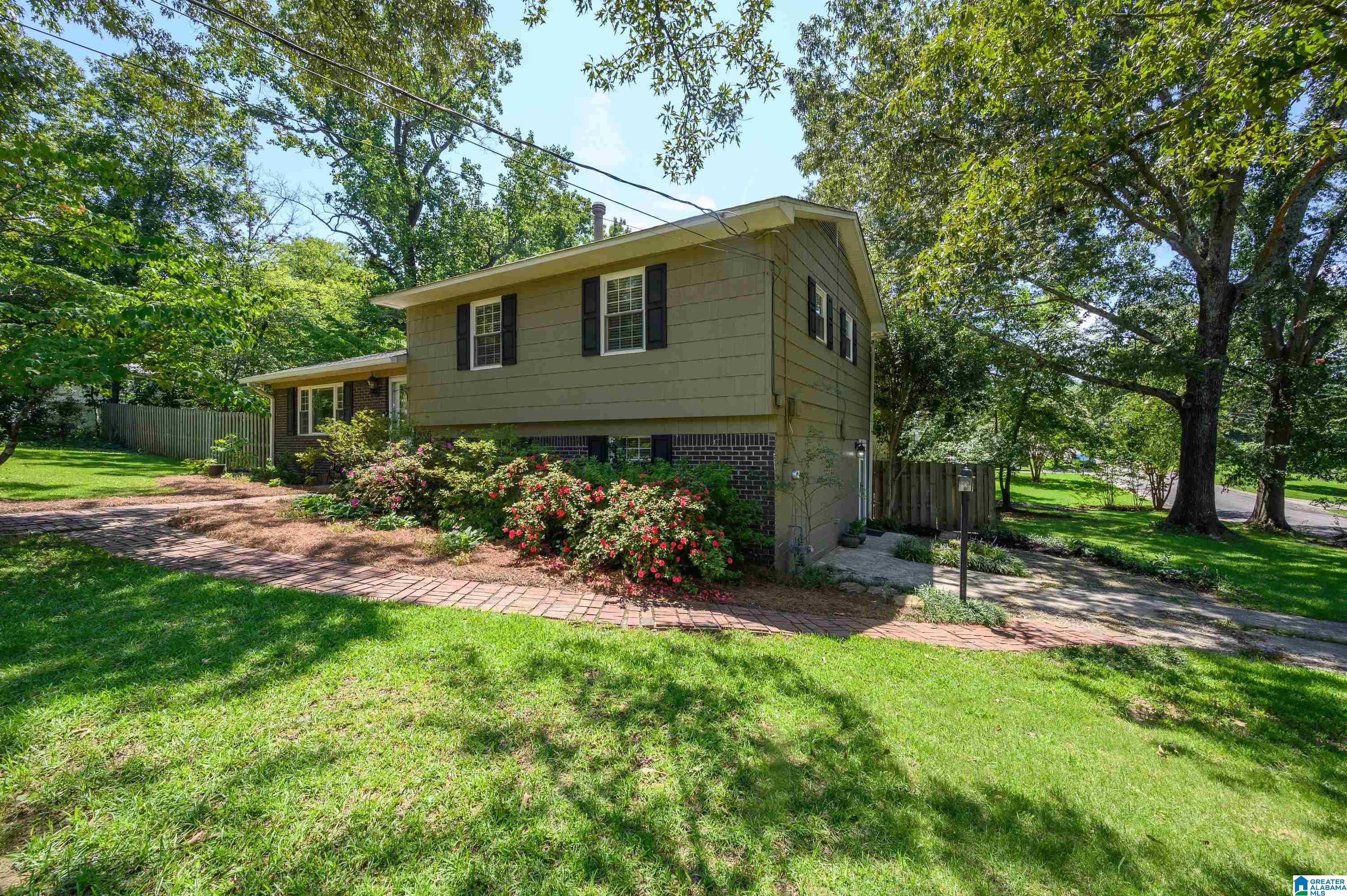 3rd image of 3006 Forest Dr, Fultondale, AL 35068 | MLS# 21462456