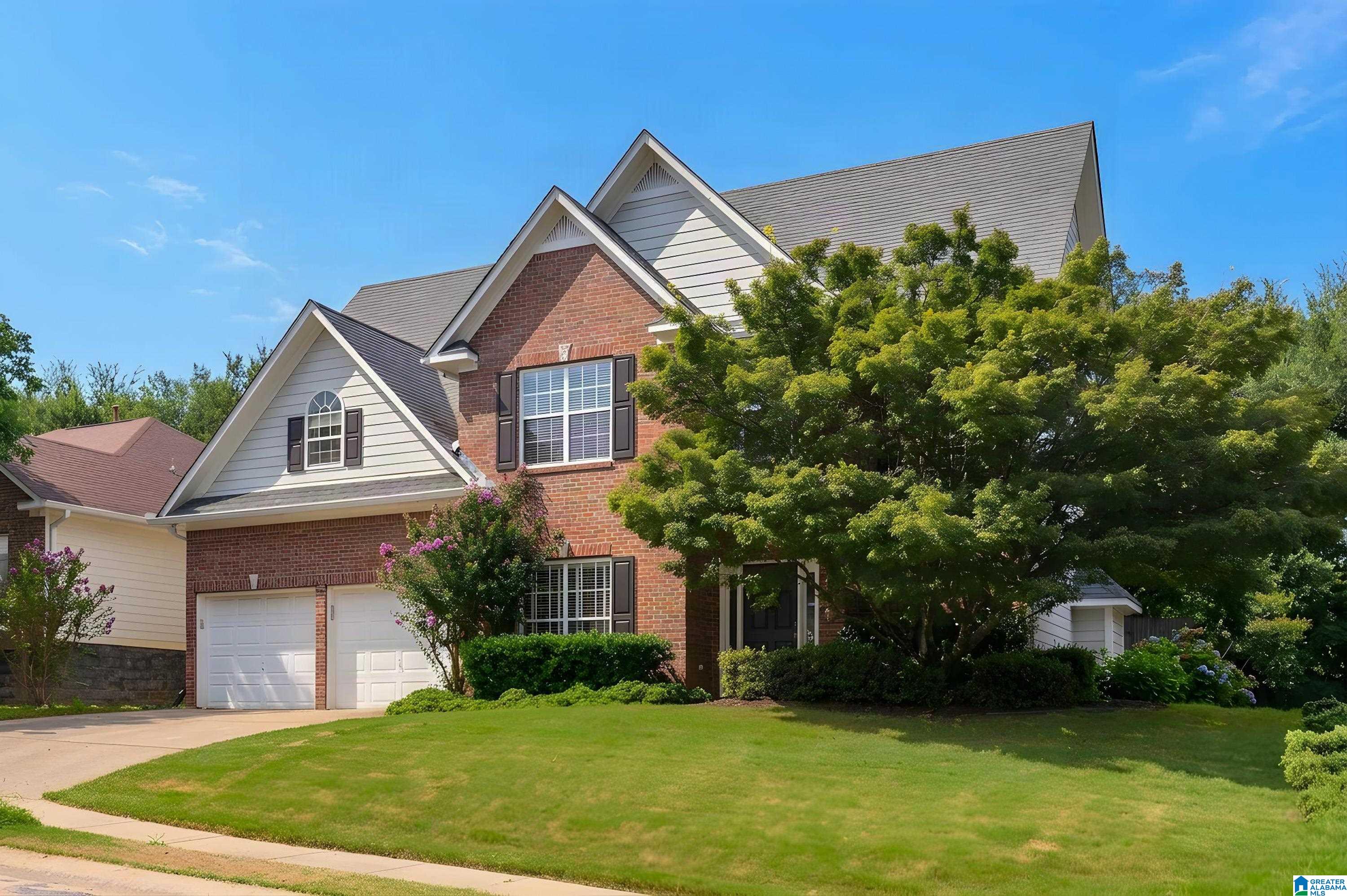 Photo 3 of Sale Pending at 2517 Mountain Cvs, Hoover, AL 35226 | MLS# 21462460 | Listing updated on 2026-08-31