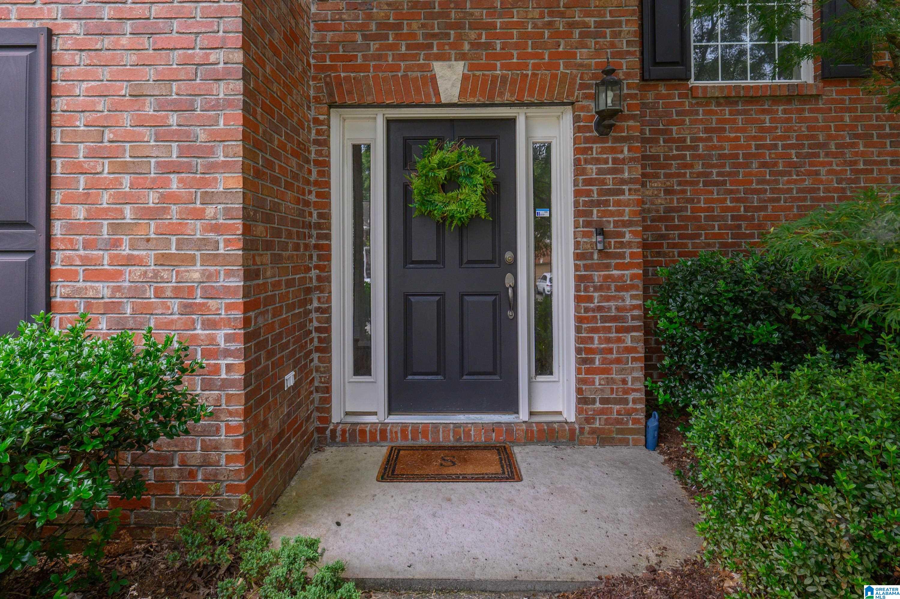 Photo 3 of Sale Pending at 2517 Mountain Cvs, Hoover, AL 35226 | MLS# 21462460 | Listing updated on 2026-08-31