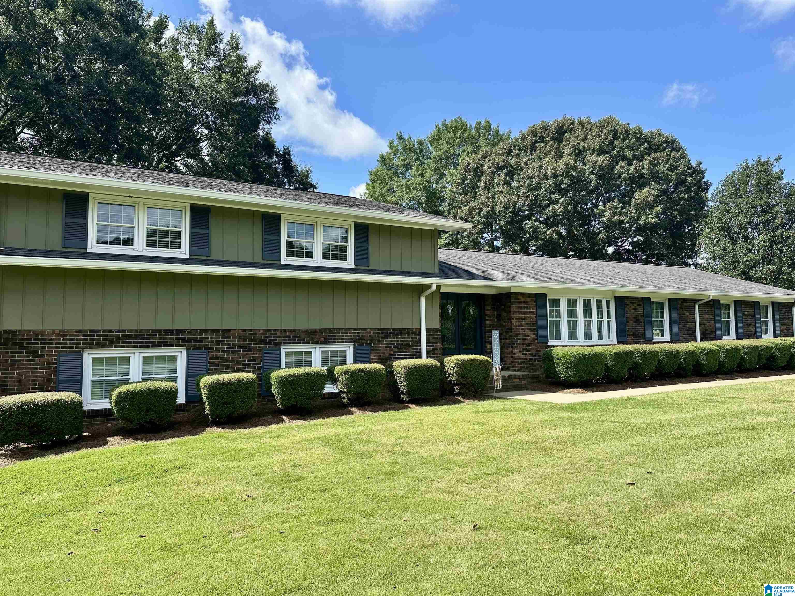 3rd image of 1209 Greensboro Dr, Oxford, AL 36203 | MLS# 21462465