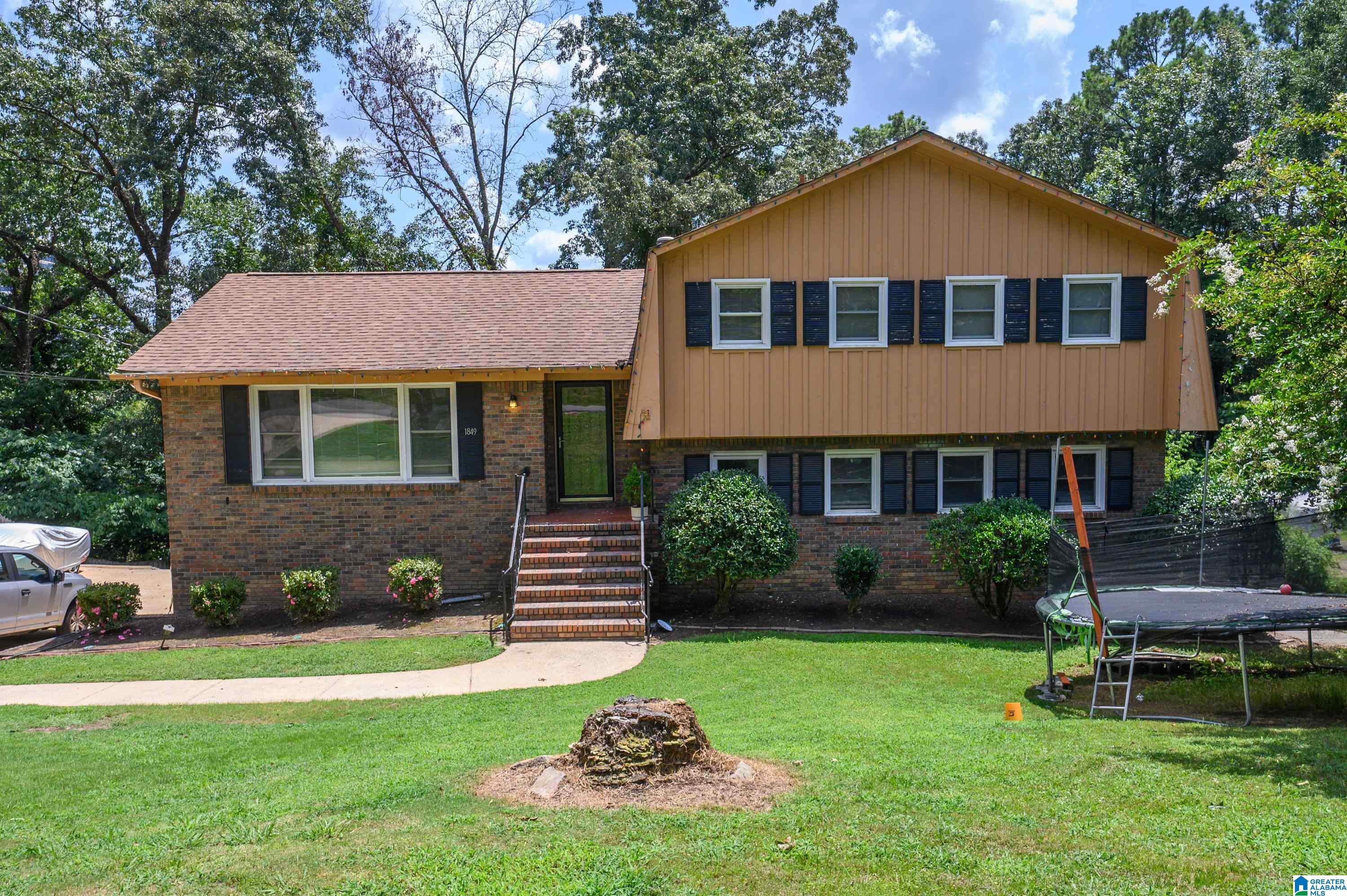 Photo 1 of Single family home for sale at 1849 Tall Timbers Dr, Hoover, AL 35226 | MLS# 21462476 | Listing updated on 2026-09-14