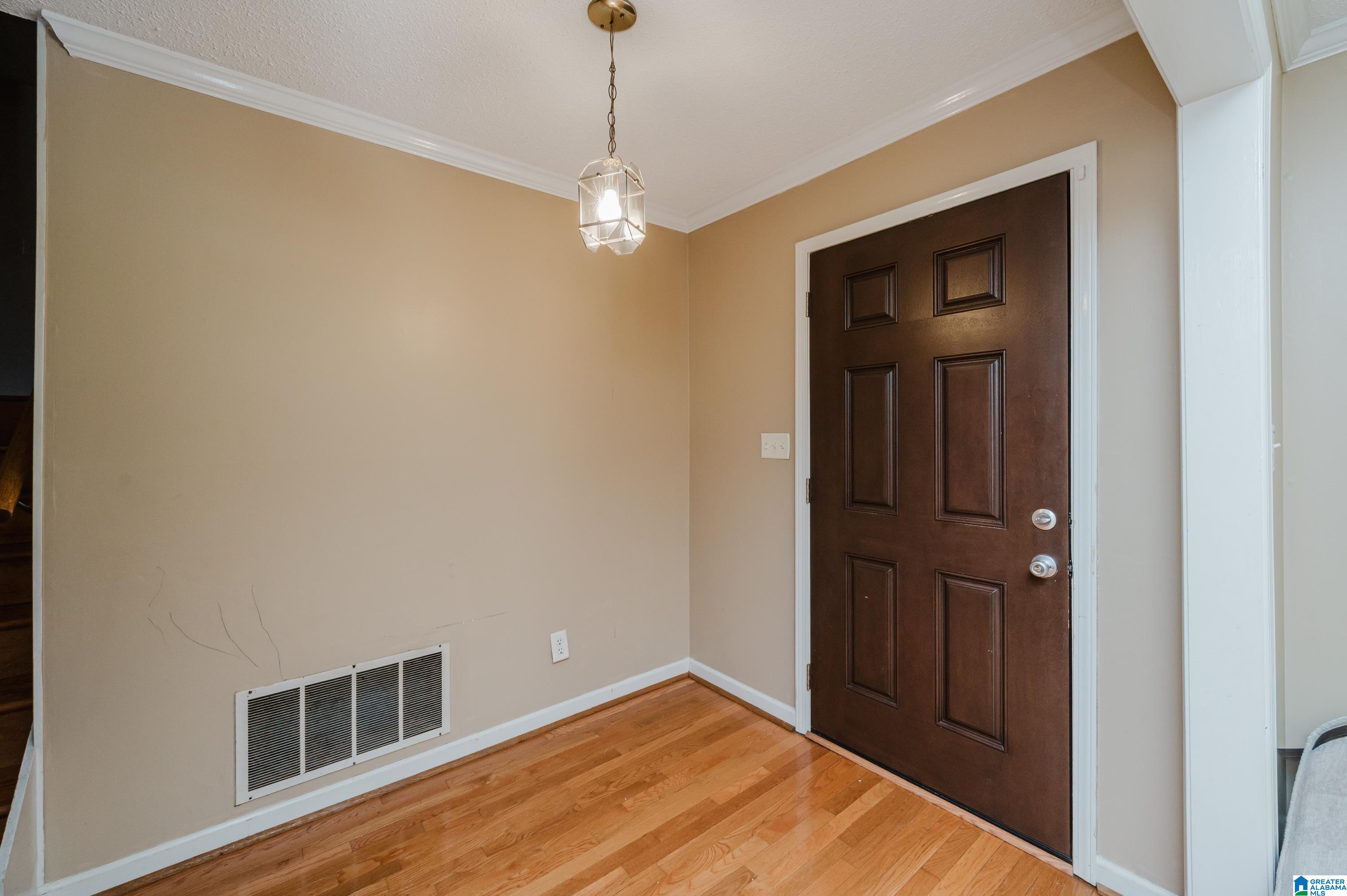 Photo 3 of Single family home for sale at 1849 Tall Timbers Dr, Hoover, AL 35226 | MLS# 21462476 | Listing updated on 2026-09-14
