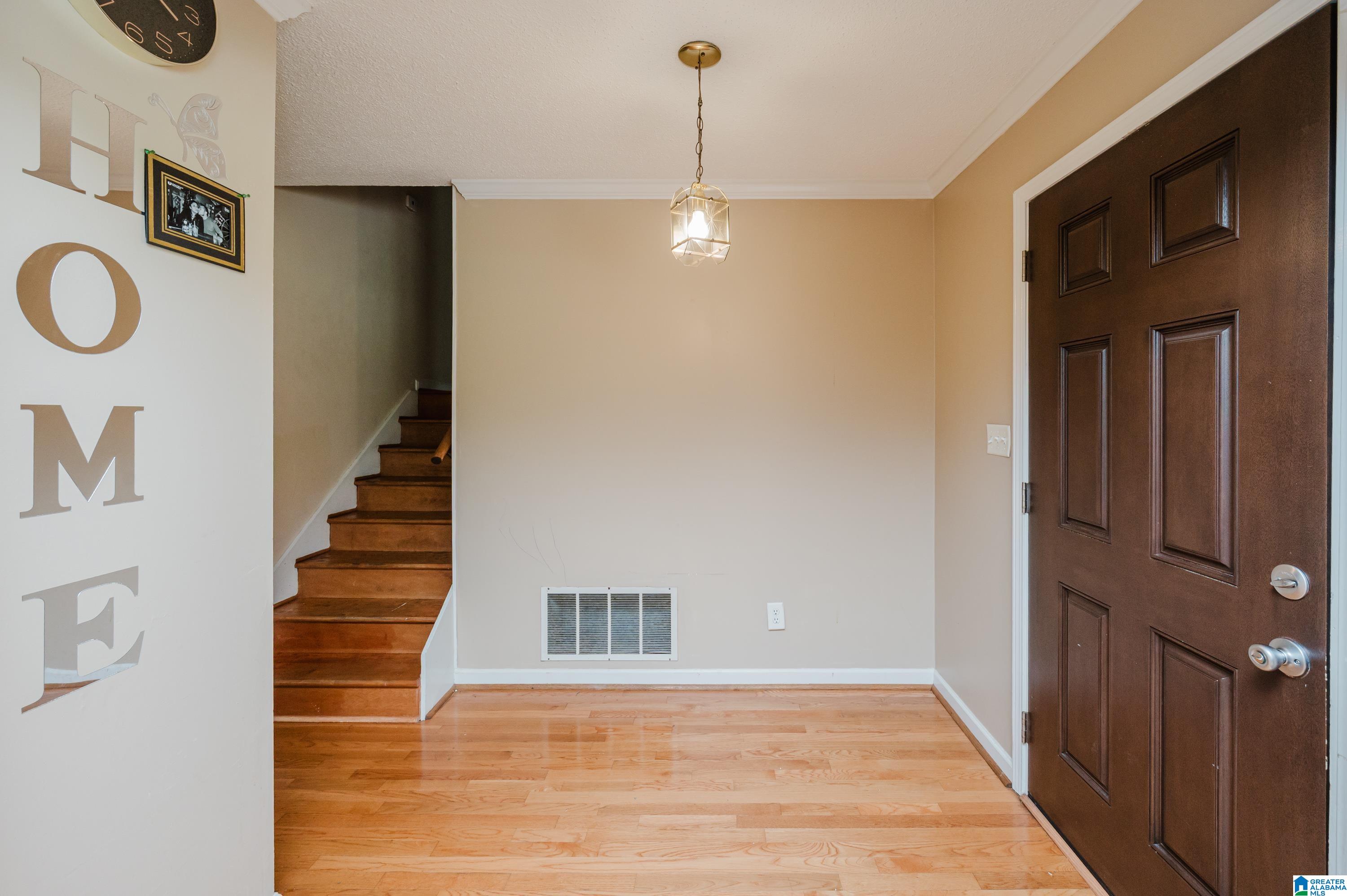 Photo 4 of Single family home for sale at 1849 Tall Timbers Dr, Hoover, AL 35226 | MLS# 21462476 | Listing updated on 2026-09-14