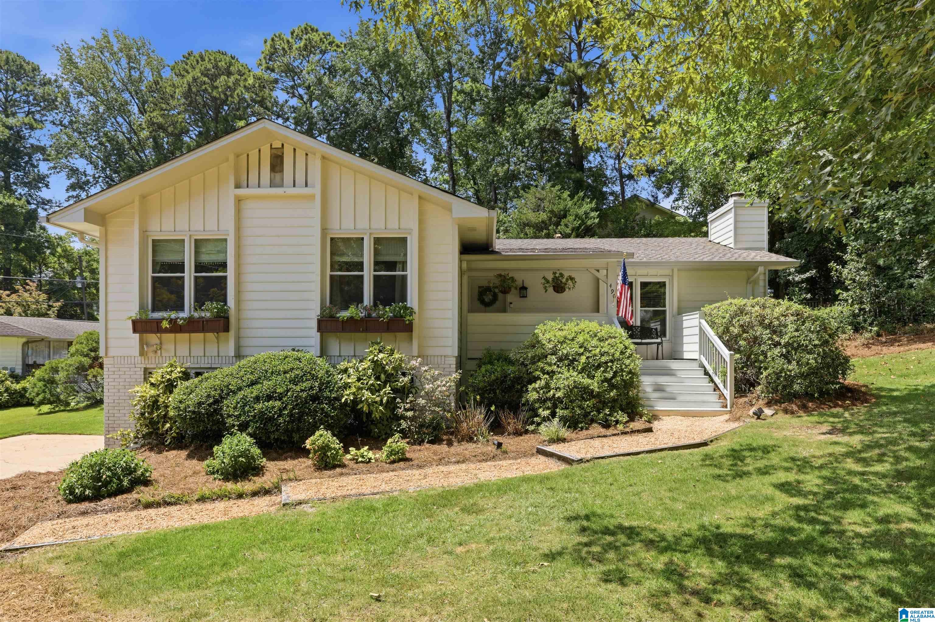 Photo 1 of Sale Pending at 490 S Sanders Rd, Hoover, AL 35226 | MLS# 21462479 | Listing updated on 2026-08-28