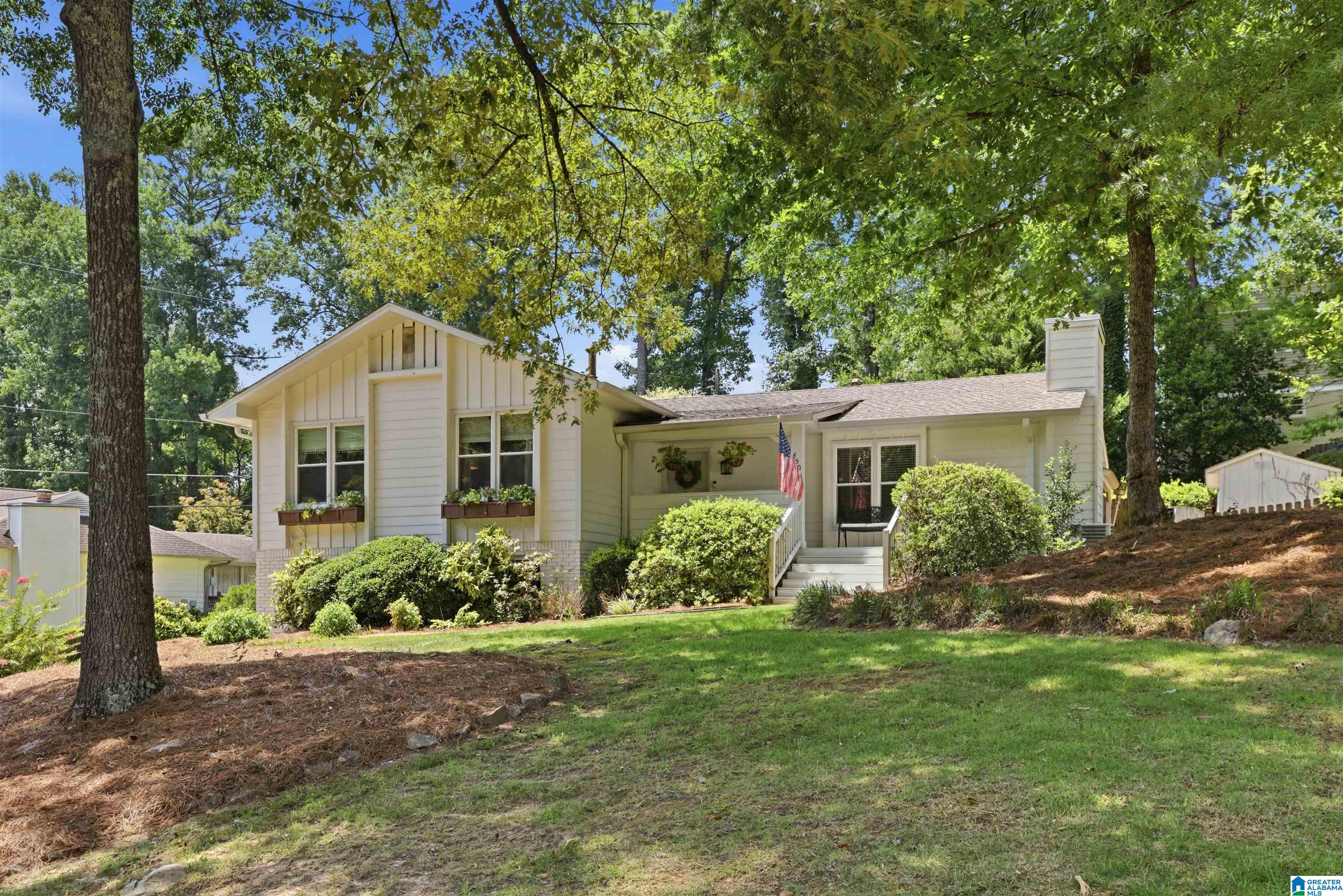 Photo 2 of Sale Pending at 490 S Sanders Rd, Hoover, AL 35226 | MLS# 21462479 | Listing updated on 2026-08-28