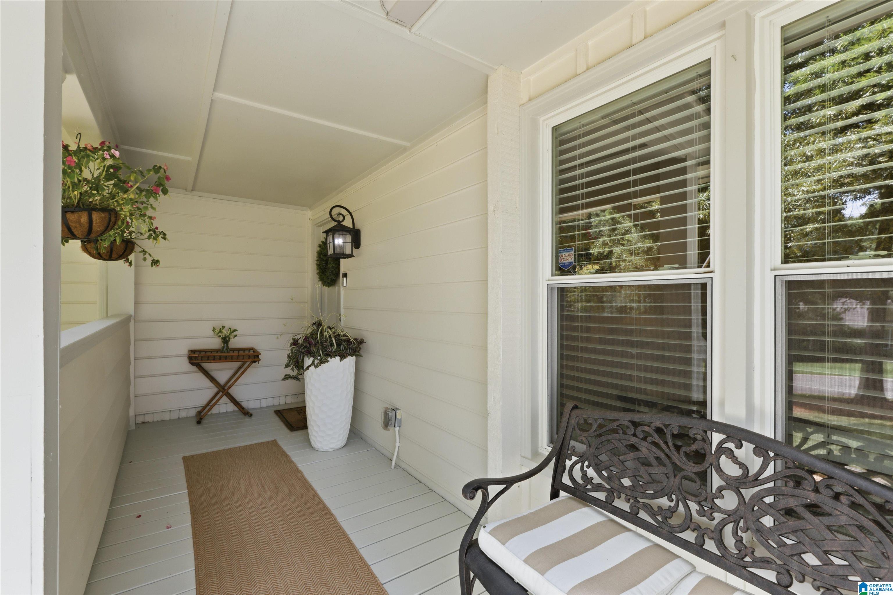 Photo 4 of Sale Pending at 490 S Sanders Rd, Hoover, AL 35226 | MLS# 21462479 | Listing updated on 2026-08-28