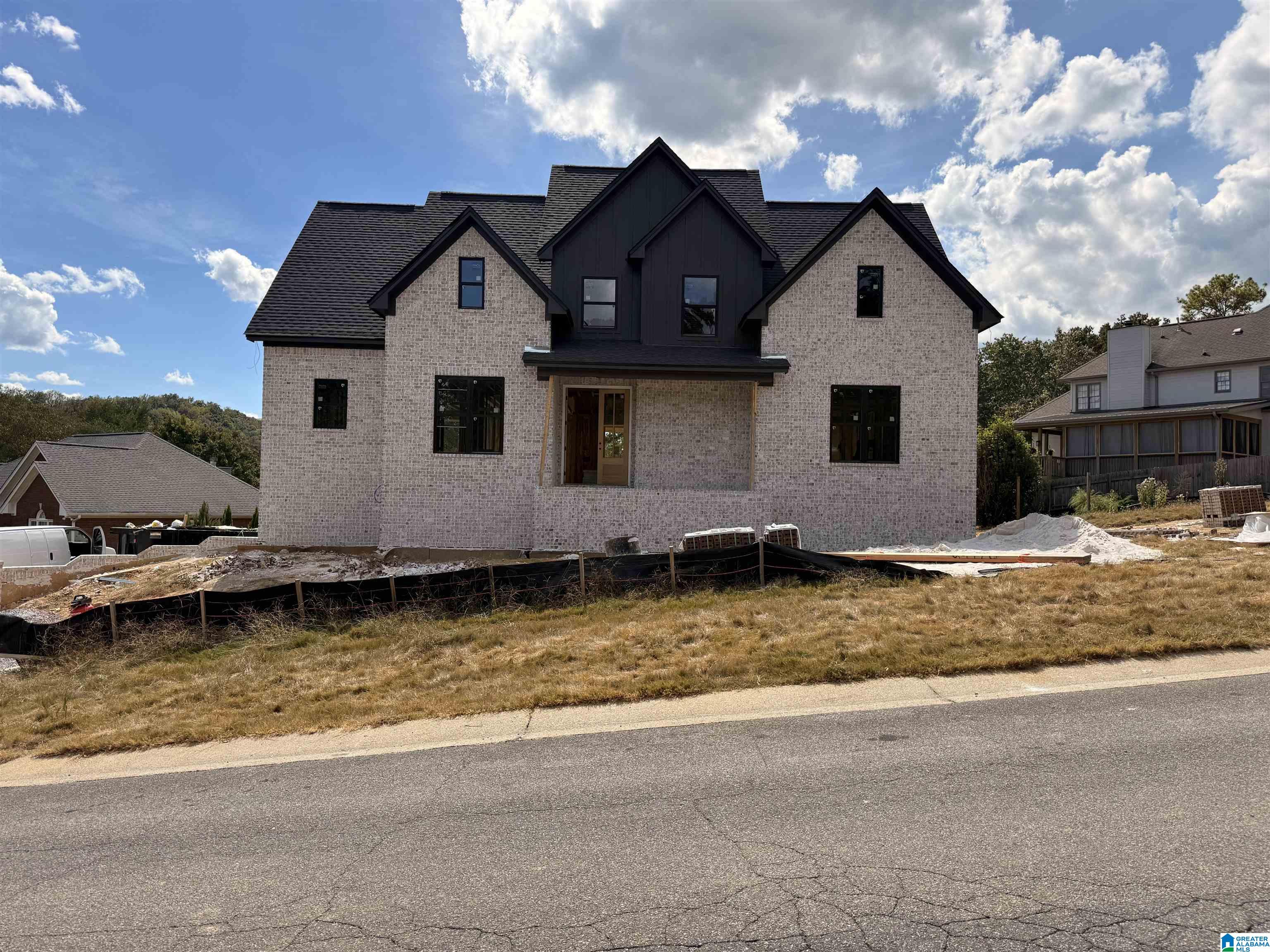2208 HEARTHWOOD CIRCLE