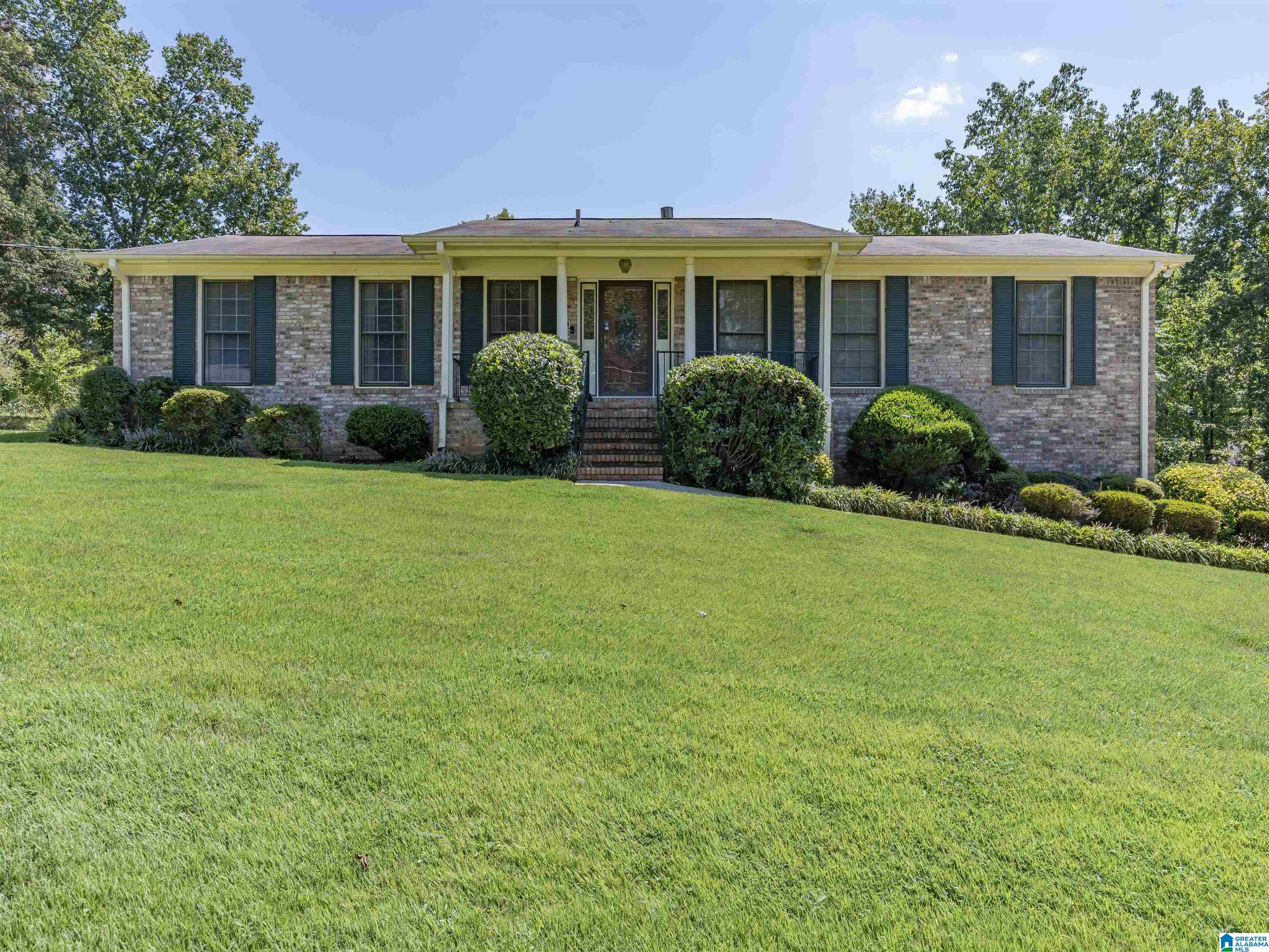 Photo 1 of Sale Pending at 1373 Winola Ln, Birmingham, AL 35235 | MLS# 21462508 | Listing updated on 2026-09-02