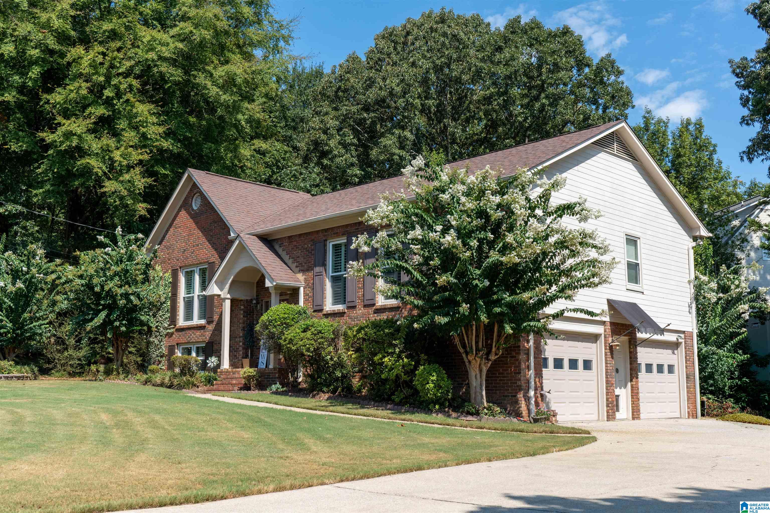 Photo 3 of Single family home for sale at 140 Sundance, Alabaster, AL 35007 | MLS# 21462509 | Listing updated on 2026-09-22