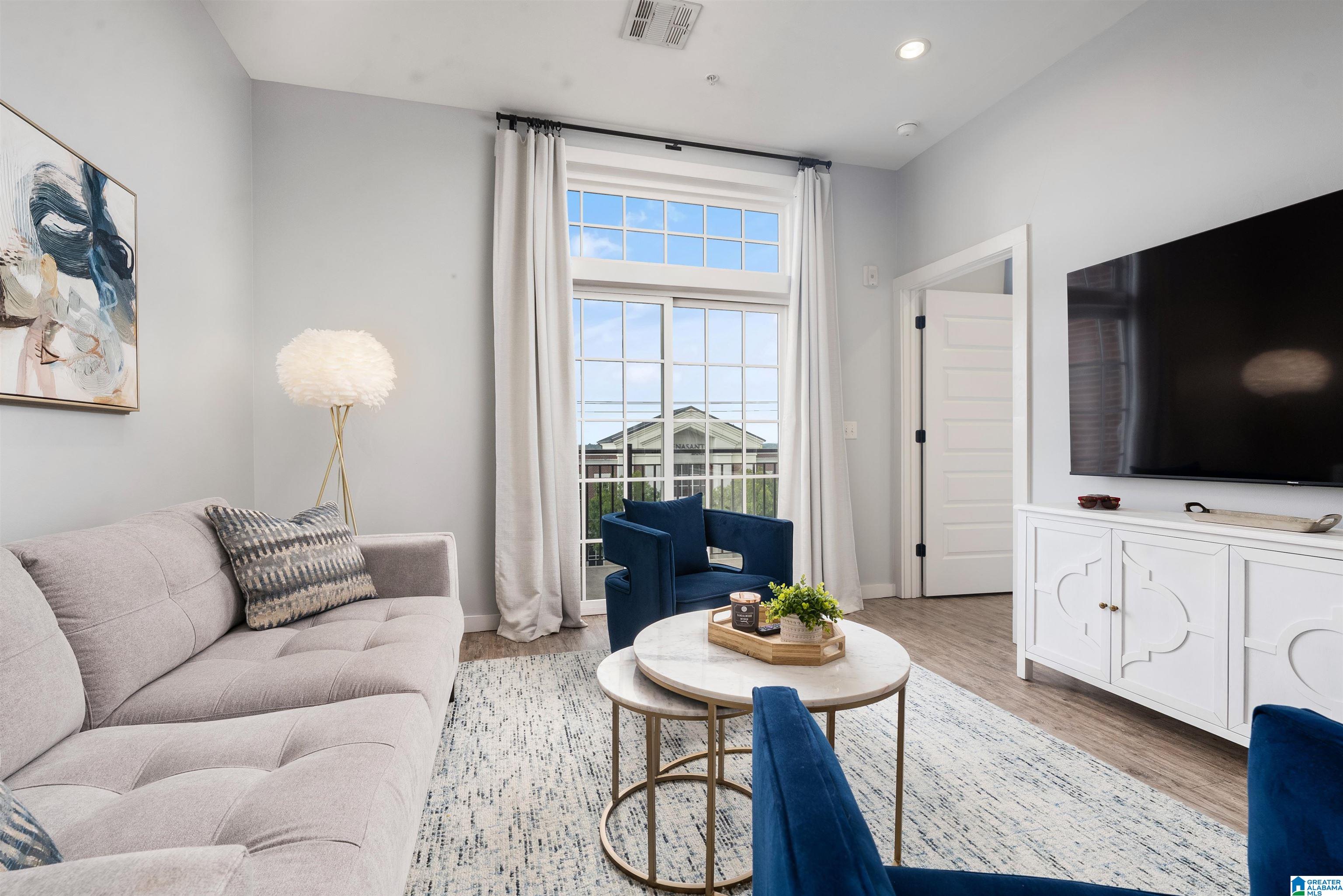 Photo 3 of Condo for sale at 2529 University Blvd #10, Tuscaloosa, AL 35401 | MLS# 21462513 | Listing updated on 2026-09-17