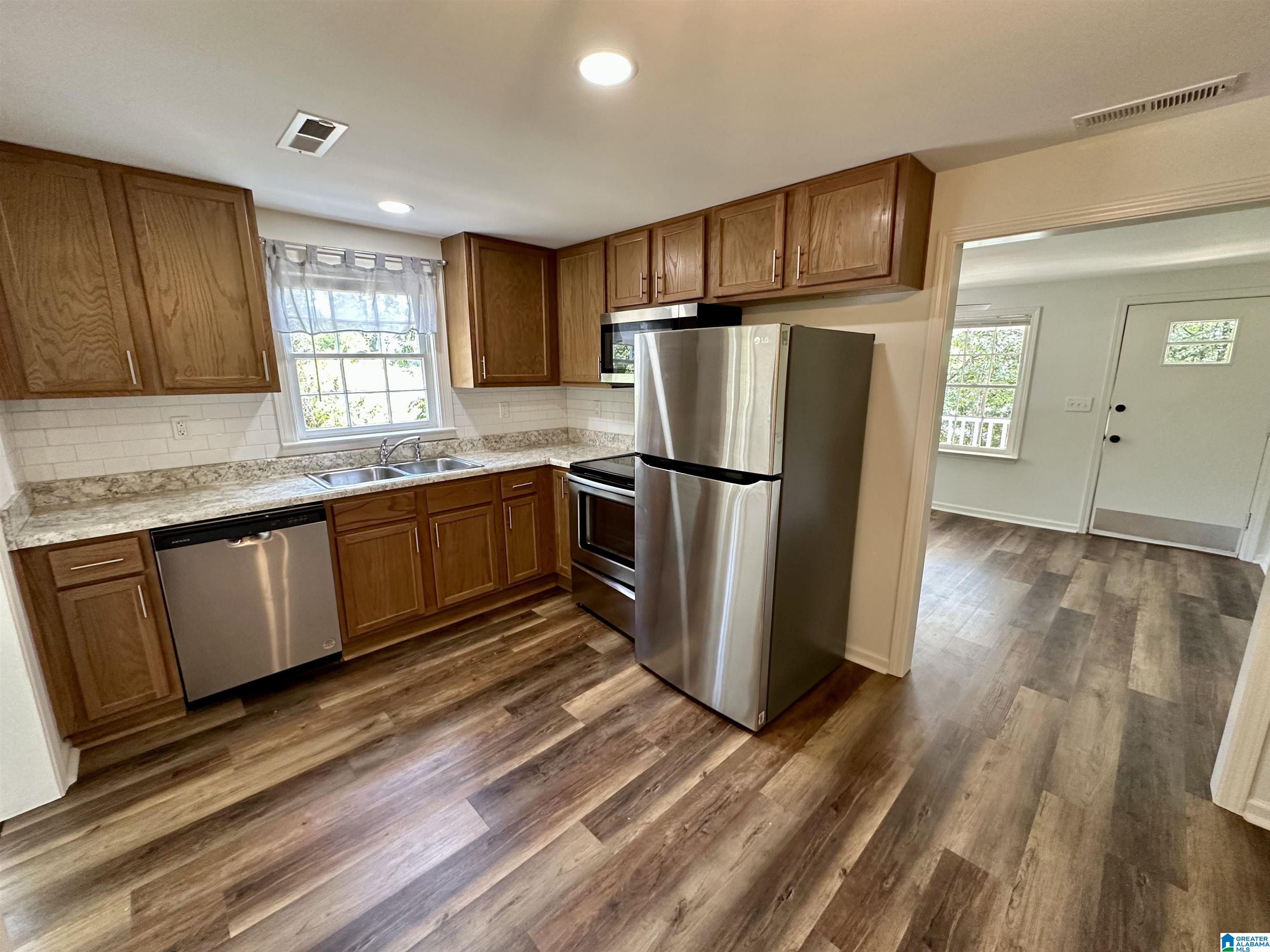 Photo 3 of Sale Pending at 2460 Mineral Springs Rd, Pell City, AL 35125 | MLS# 21462522 | Listing updated on 2026-08-22