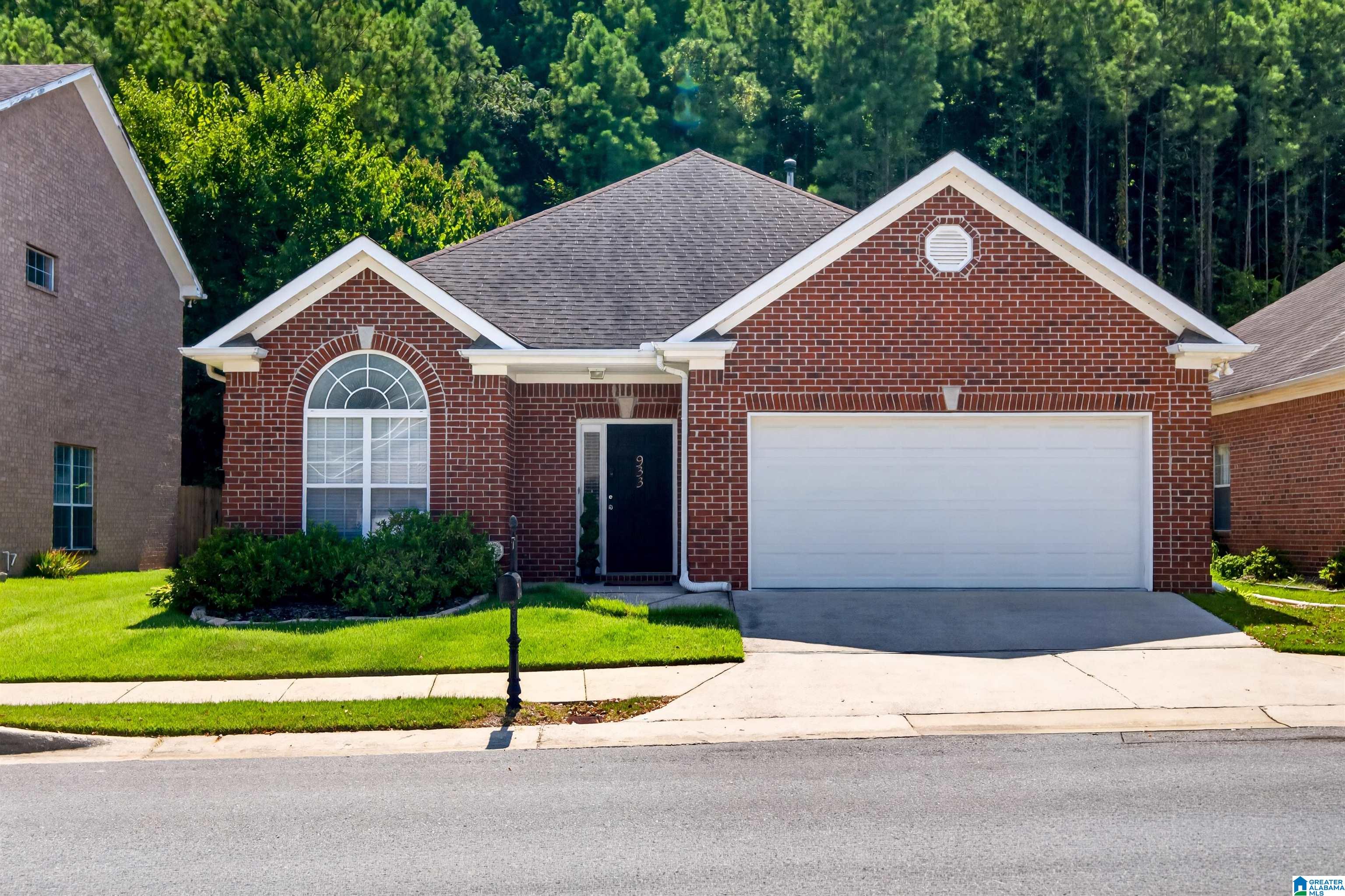 1st image of 933 Castlemaine Dr, Birmingham, AL 35226 | MLS# 21462525