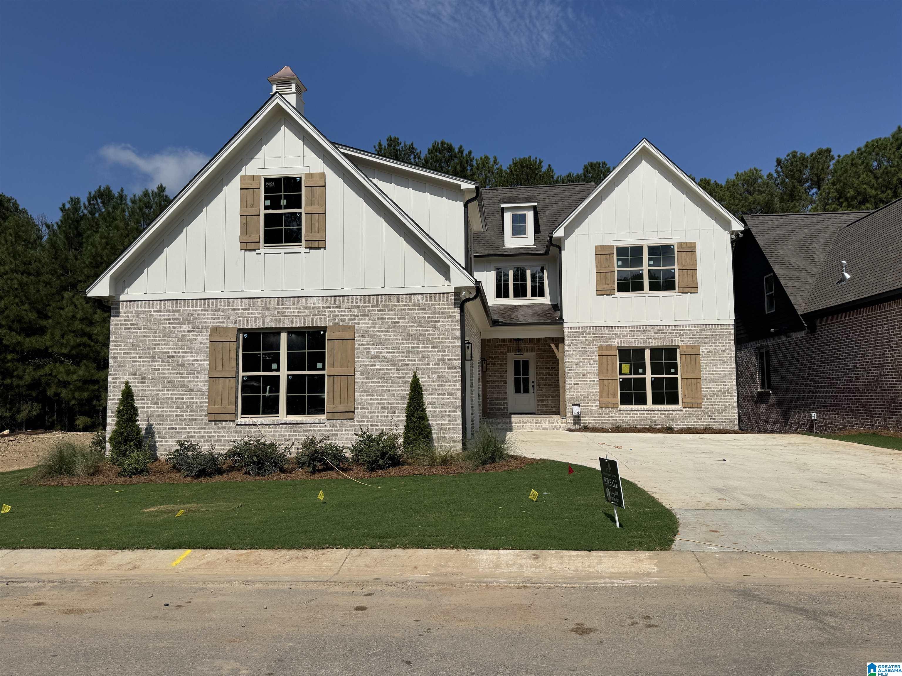 Photo 1 of Single family home for sale at 142 Glengerry Dr, Pelham, AL 35124 | MLS# 21462531 | Listing updated on 2026-09-12