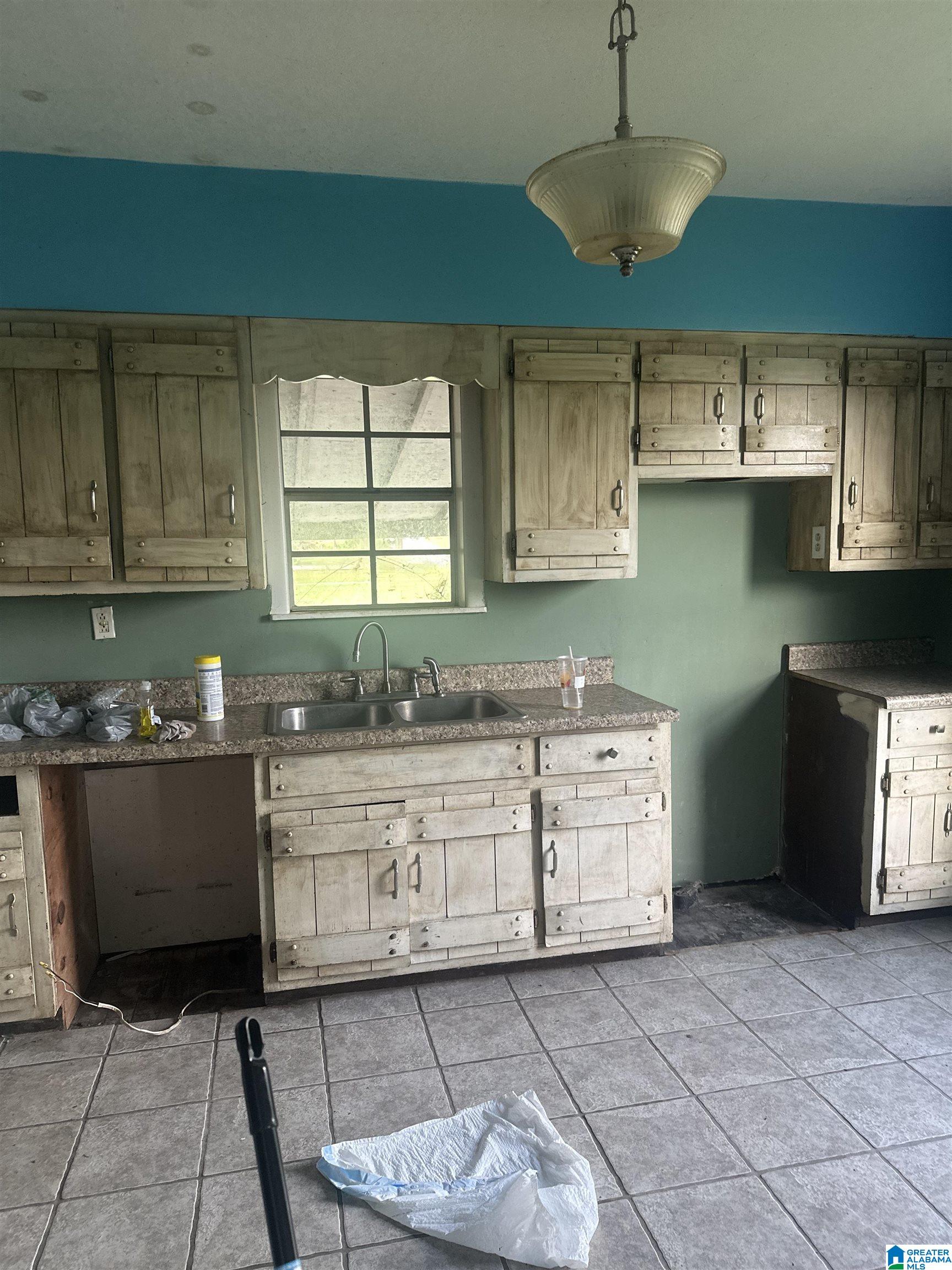 5th image of 401 2Nd Street S, Oneonta, AL 35121 | MLS# 21462554