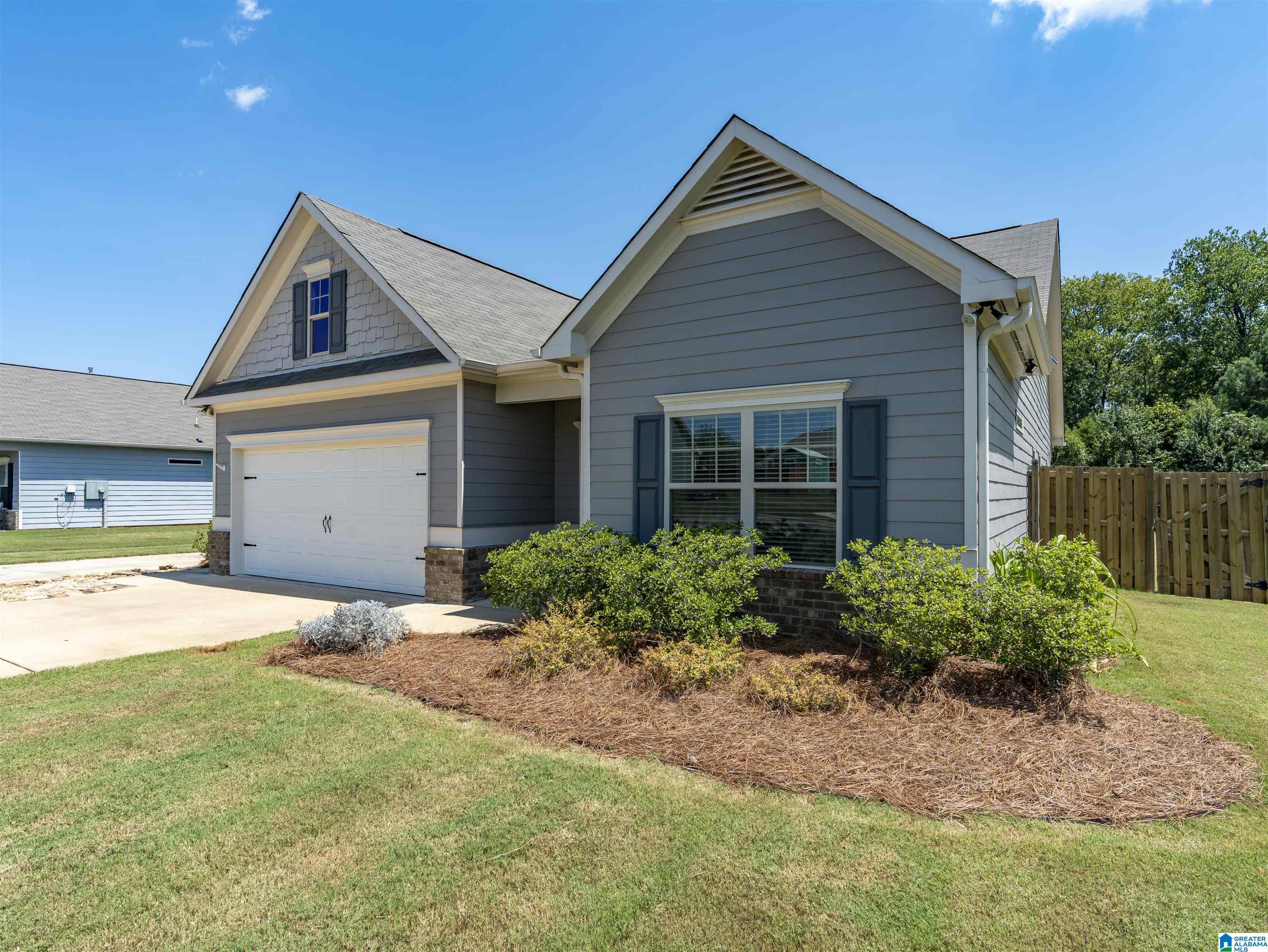 Photo 3 of Sale Pending at 324 Farmingdale Ln, Harpersville, AL 35078 | MLS# 21462566 | Listing updated on 2026-08-24