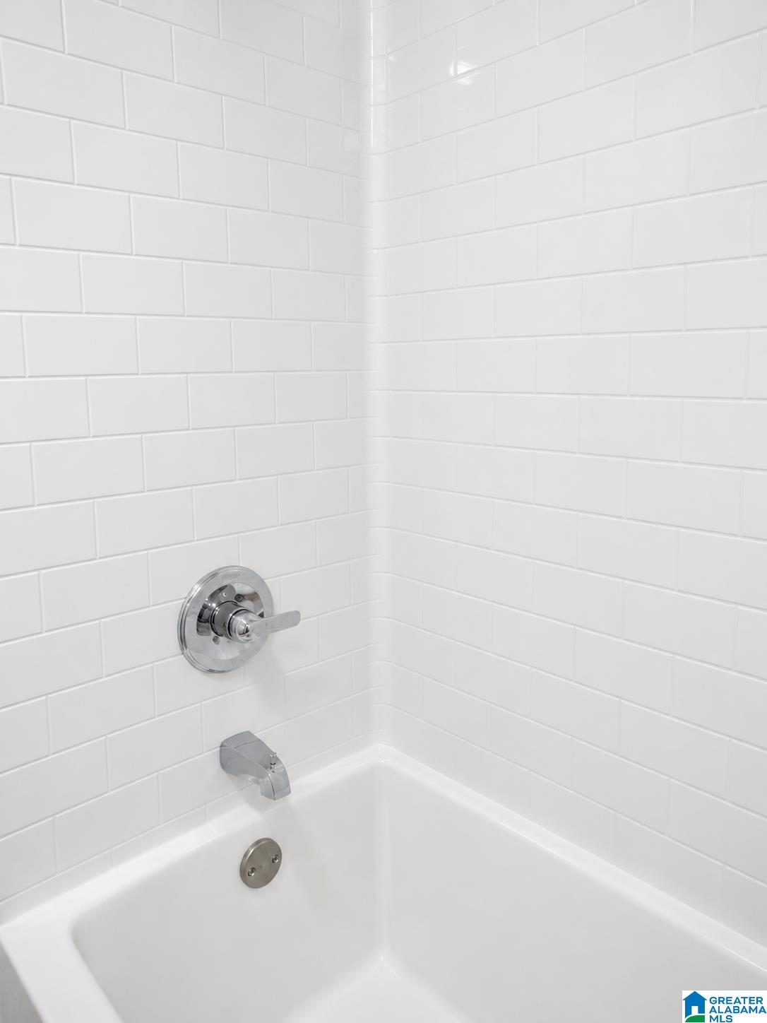 Photo 3 of Single family home for sale at 4020 Center St N, Birmingham, AL 35207 | MLS# 21462617 | Listing updated on 2026-08-20