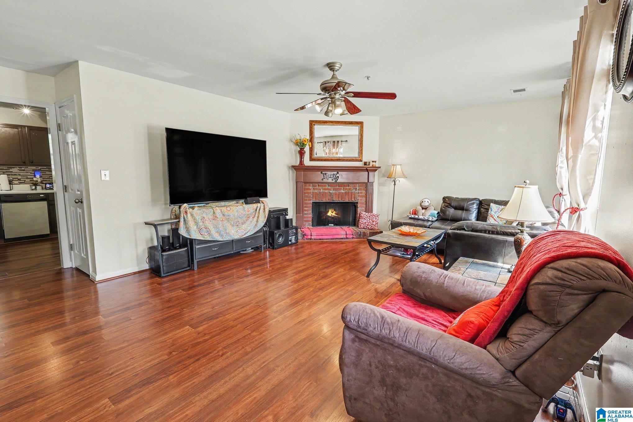 2nd image of 225 Willow Point Circle, Alabaster, AL 35007 | MLS# 21462630