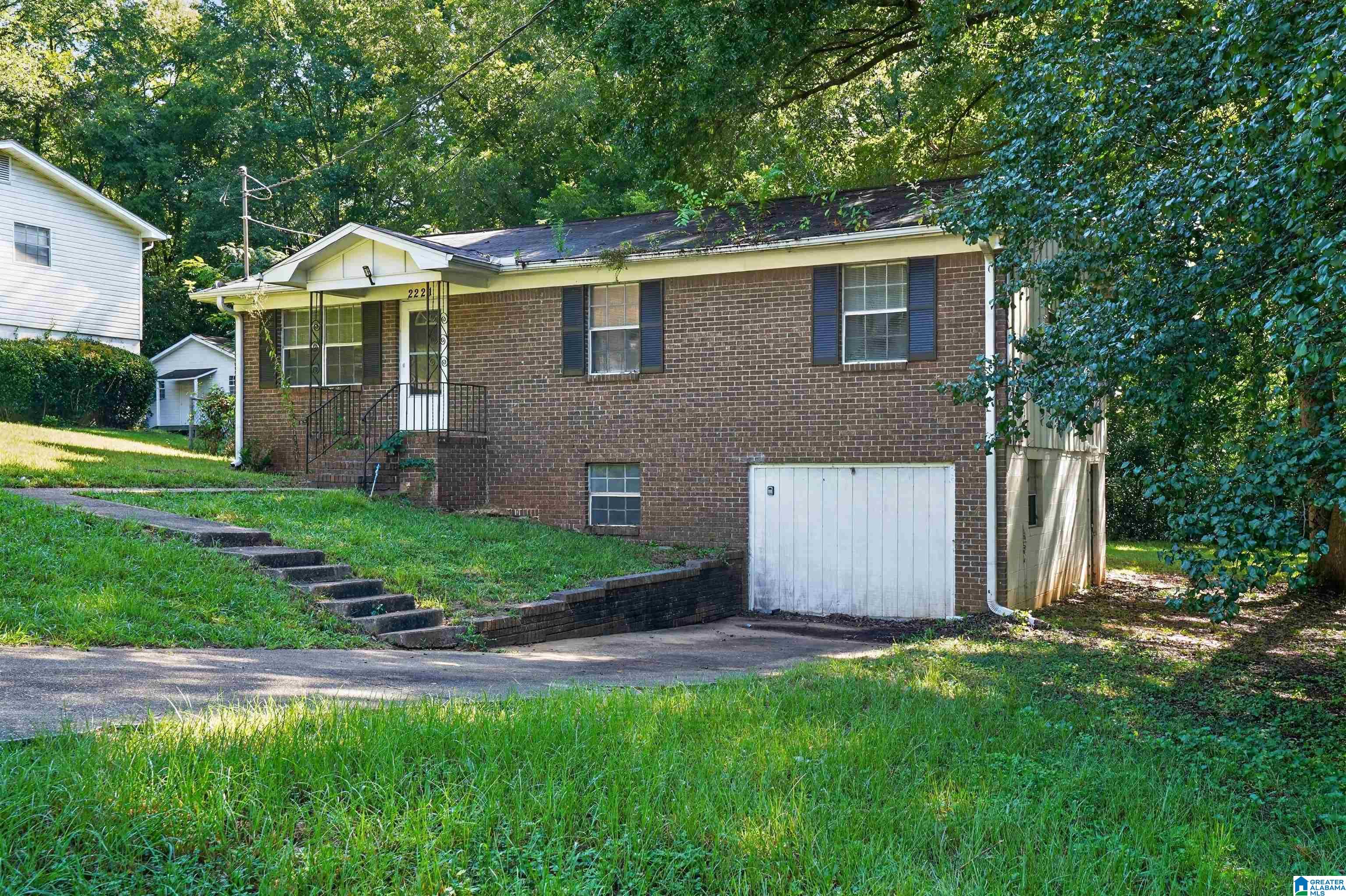 Photo 4 of Single family home for sale at 2221 Cynthia Dr, Birmingham, AL 35215 | MLS# 21462631 | Listing updated on 2026-09-03