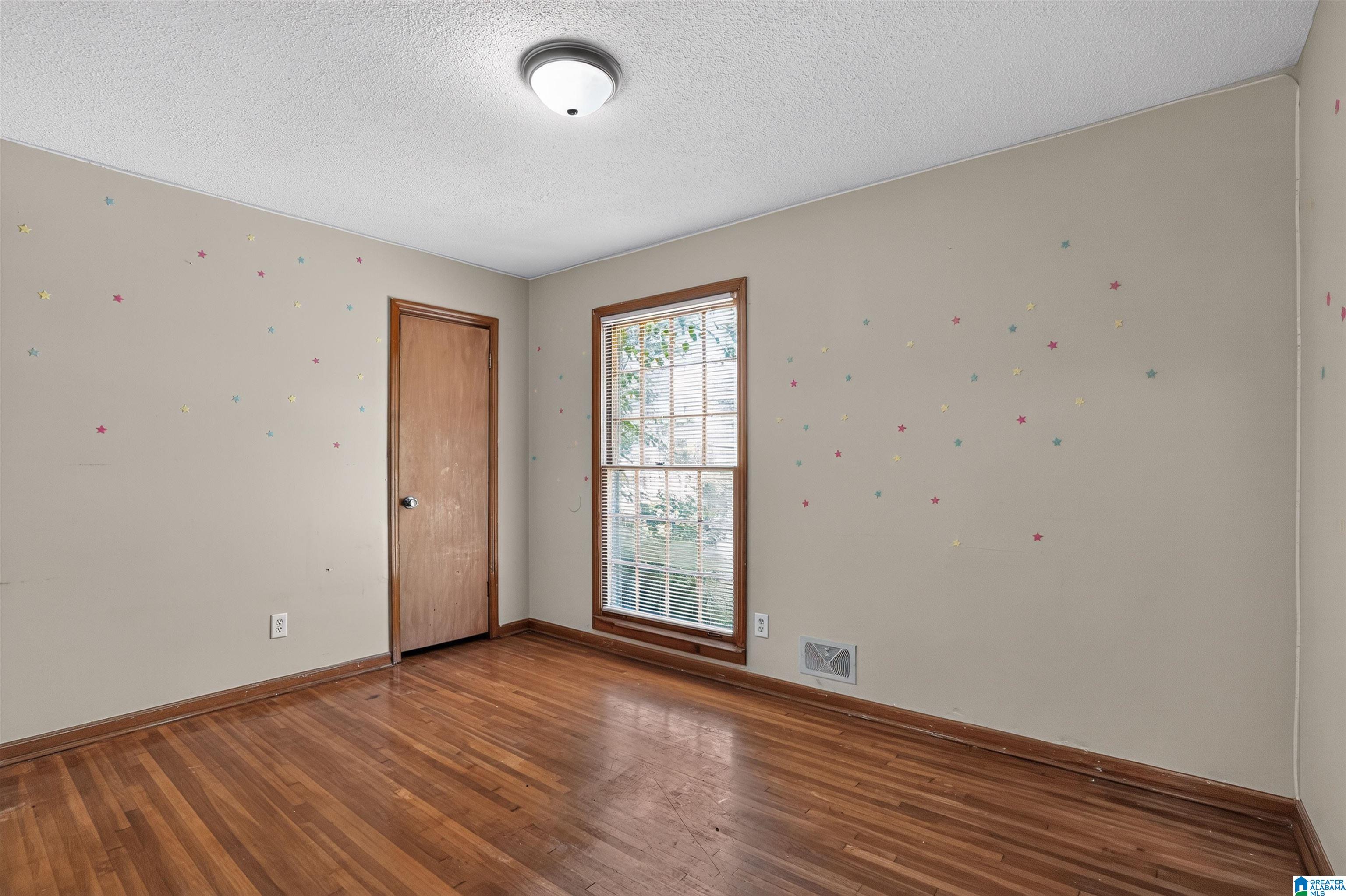 Photo 3 of Single family home for sale at 425 Buckner Dr, Birmingham, AL 35206 | MLS# 21462648 | Listing updated on 2026-09-10