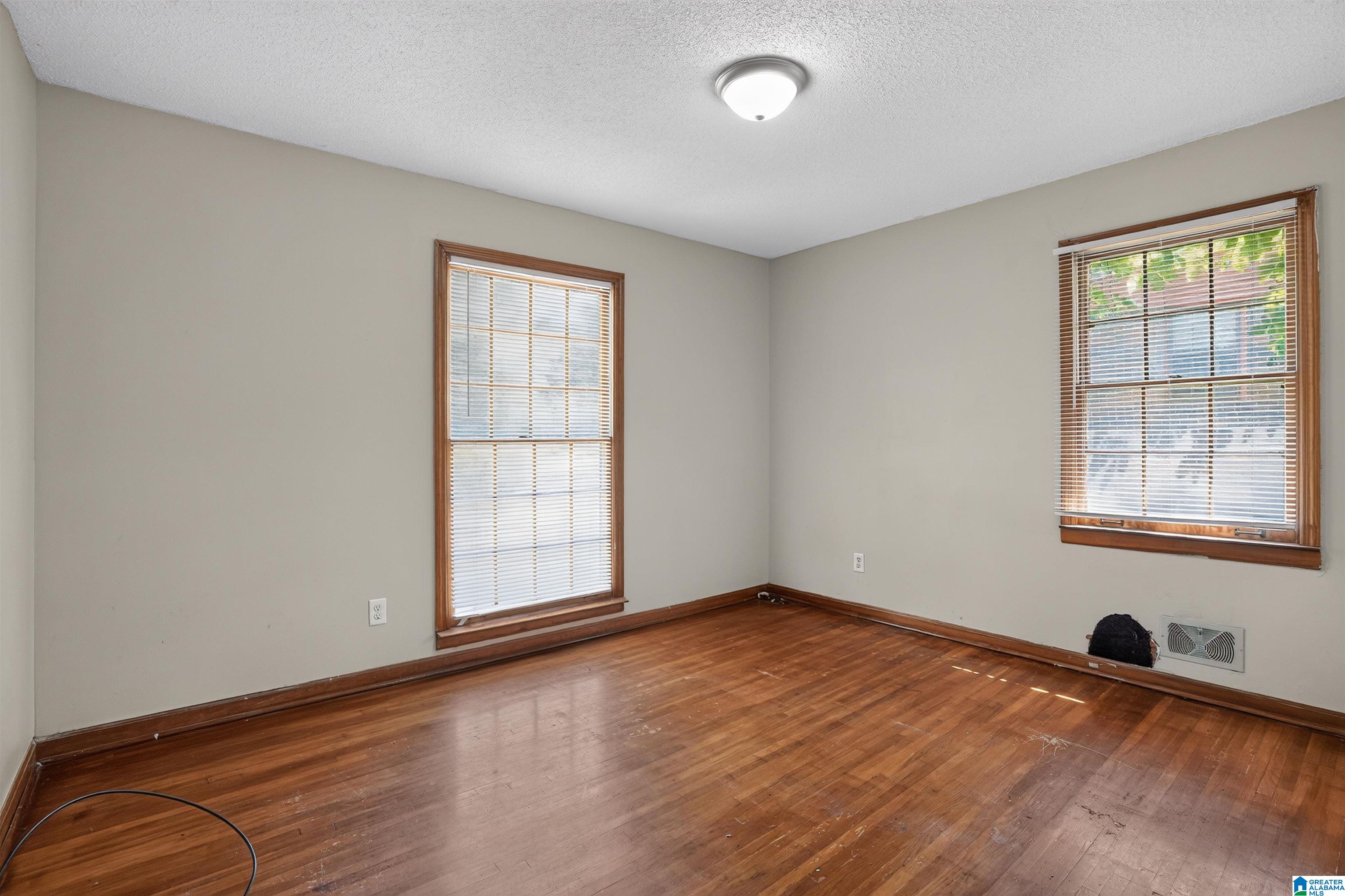 Photo 3 of Single family home for sale at 425 Buckner Dr, Birmingham, AL 35206 | MLS# 21462648 | Listing updated on 2026-09-10