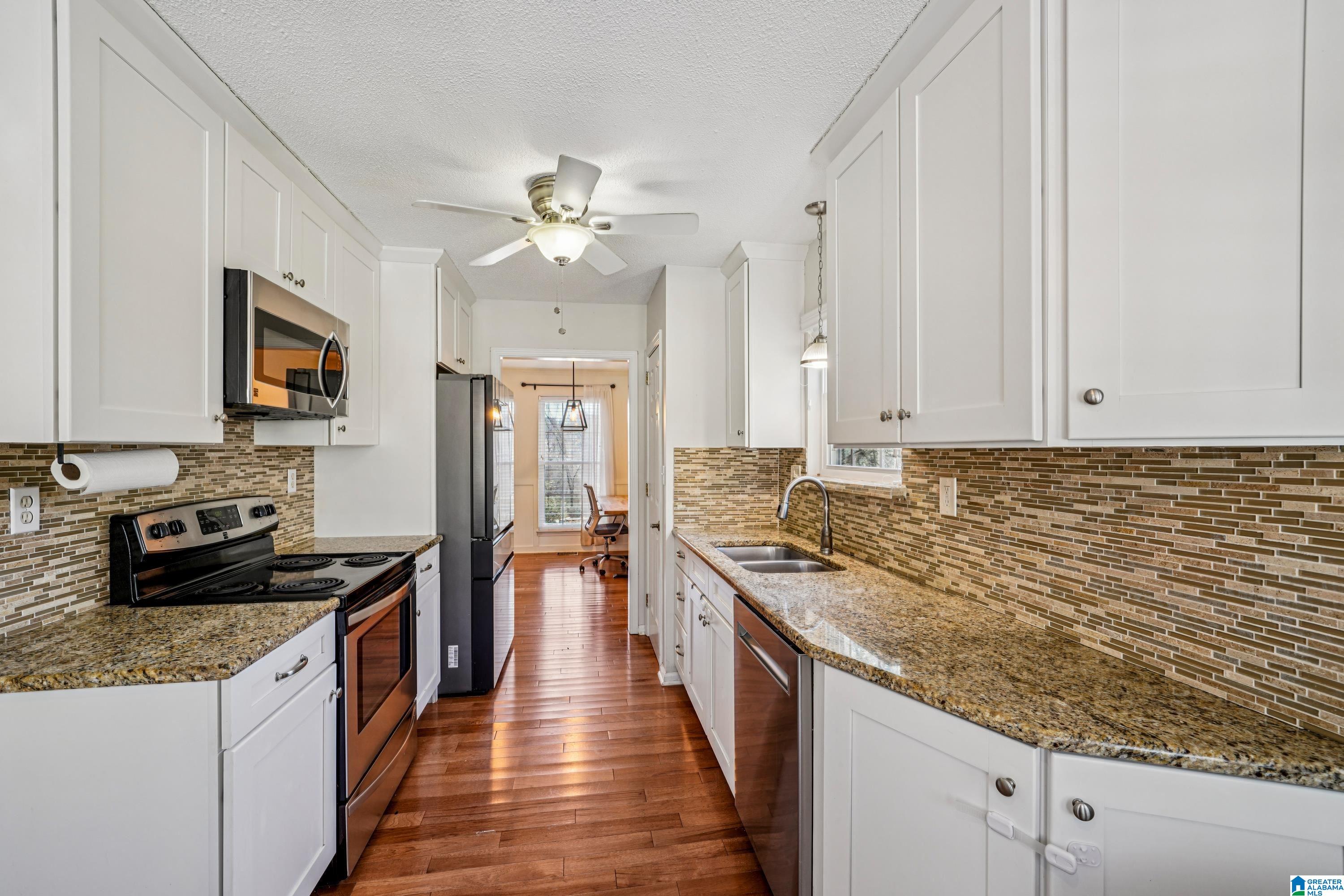 Photo 3 of Single family home for sale at 200 Butternut Ln, Trussville, AL 35173 | MLS# 21462757 | Listing updated on 2026-08-21