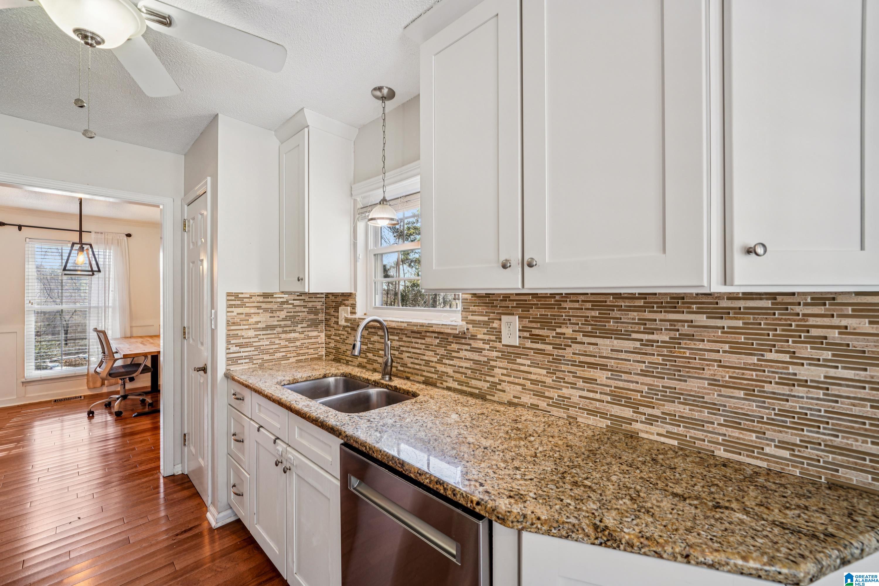 Photo 4 of Single family home for sale at 200 Butternut Ln, Trussville, AL 35173 | MLS# 21462757 | Listing updated on 2026-08-21
