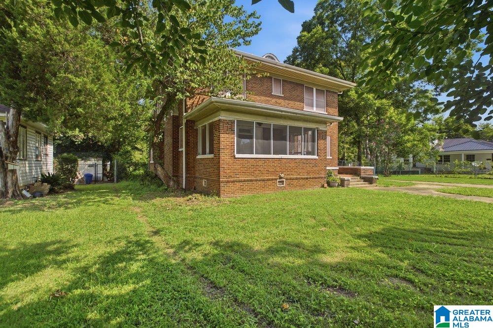 Photo 3 of Single family home for sale at 120 Tuscaloosa Ave Sw, Birmingham, AL 35211 | MLS# 21462765 | Listing updated on 2026-09-14