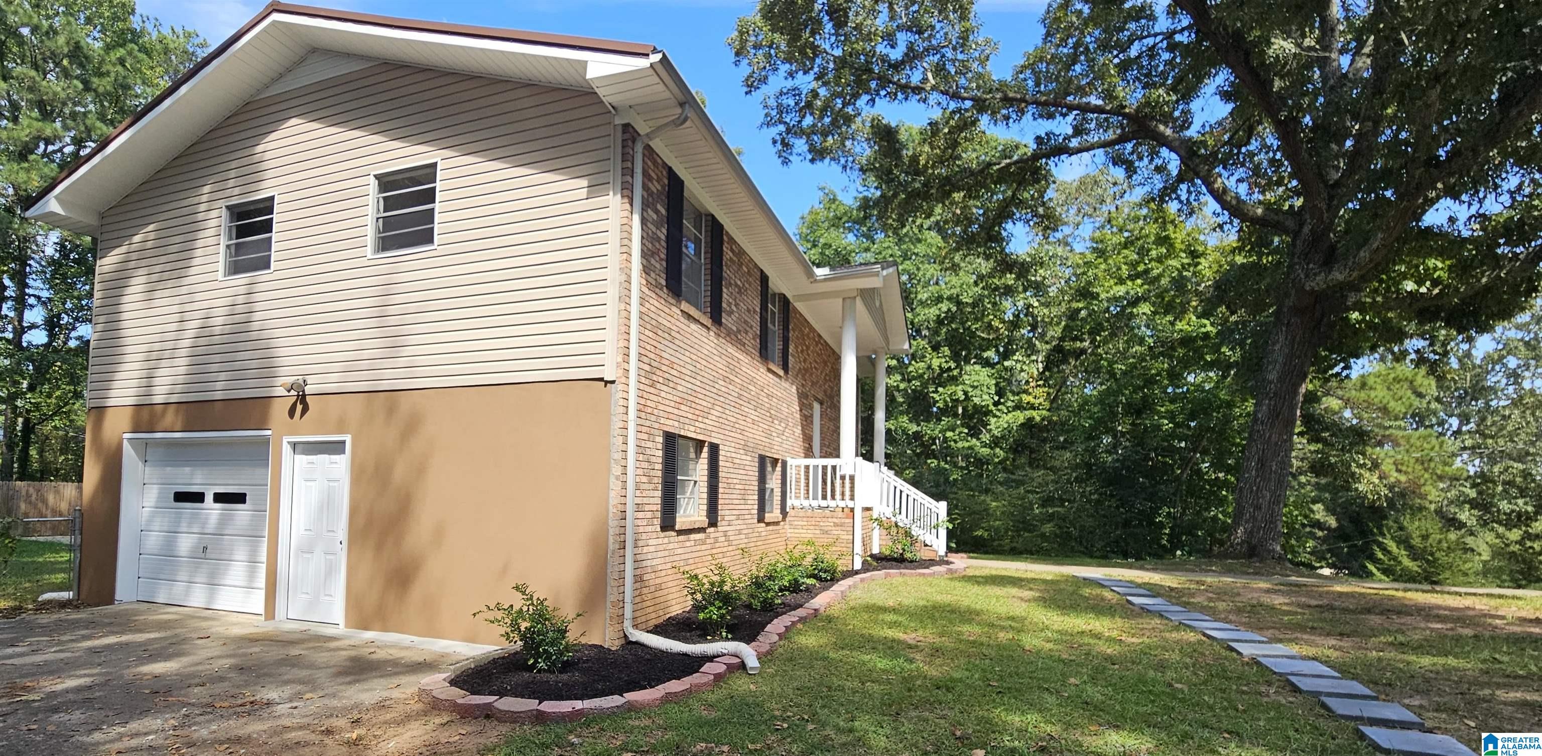 2nd image of 1009 Jo Ann Dr, Anniston, AL 36206 | MLS# 21462769