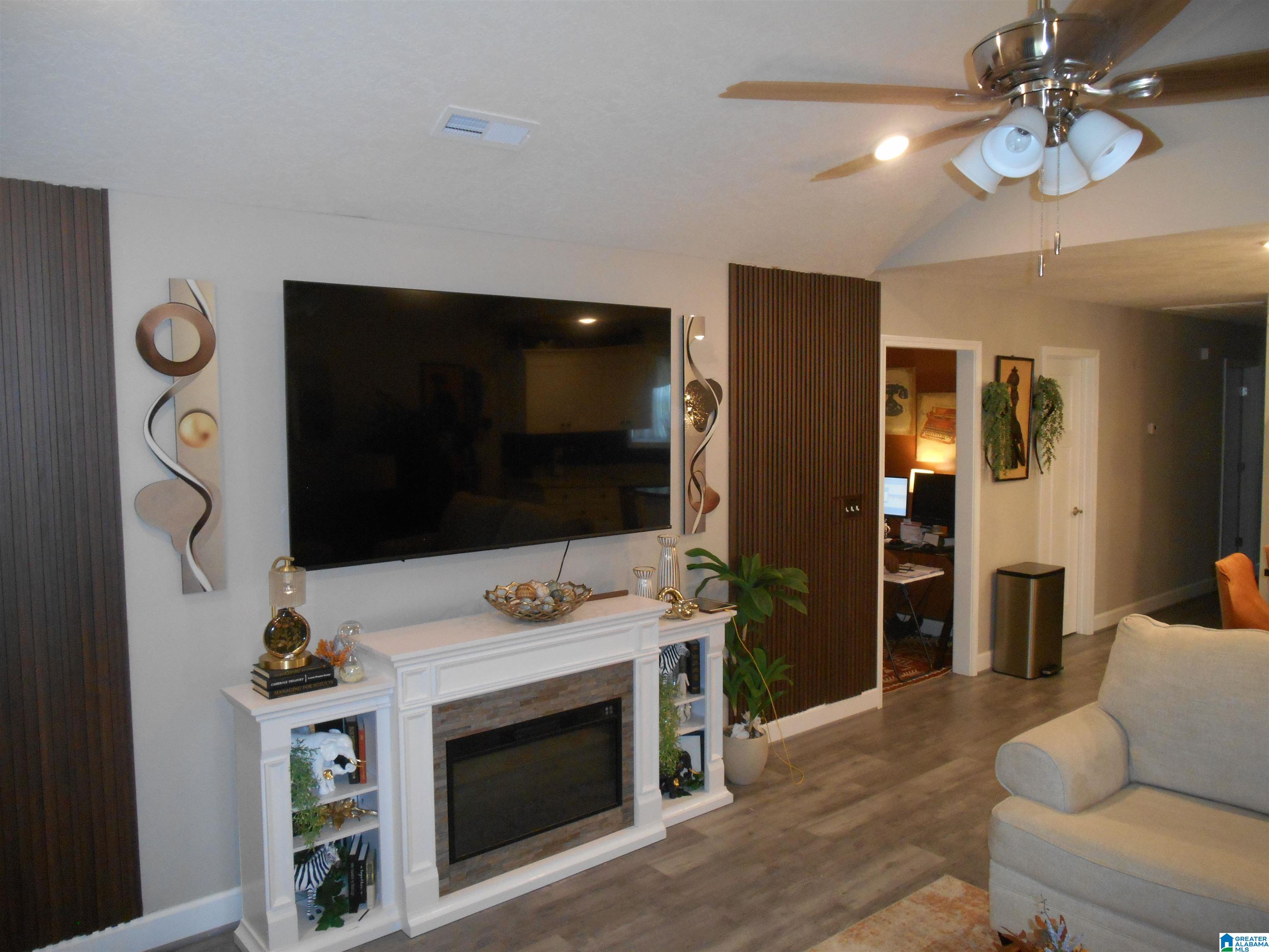 Photo 2 of Single family home for sale at 216 Mccullars Ln, Oxford, AL 36203 | MLS# 21462773 | Listing updated on 2026-08-26
