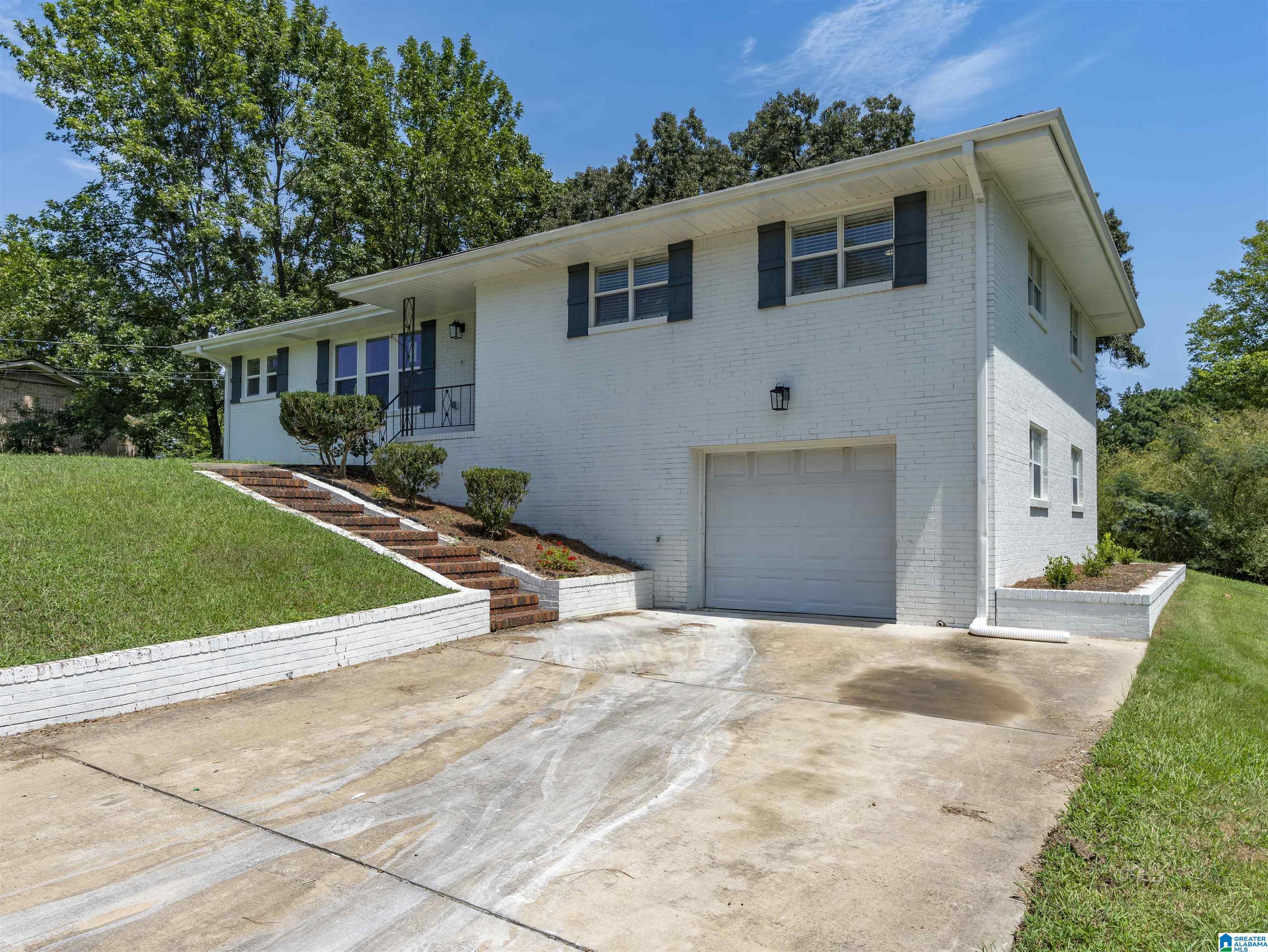 3rd image of 2500 Highview Road, Gardendale, AL 35071 | MLS# 21462814