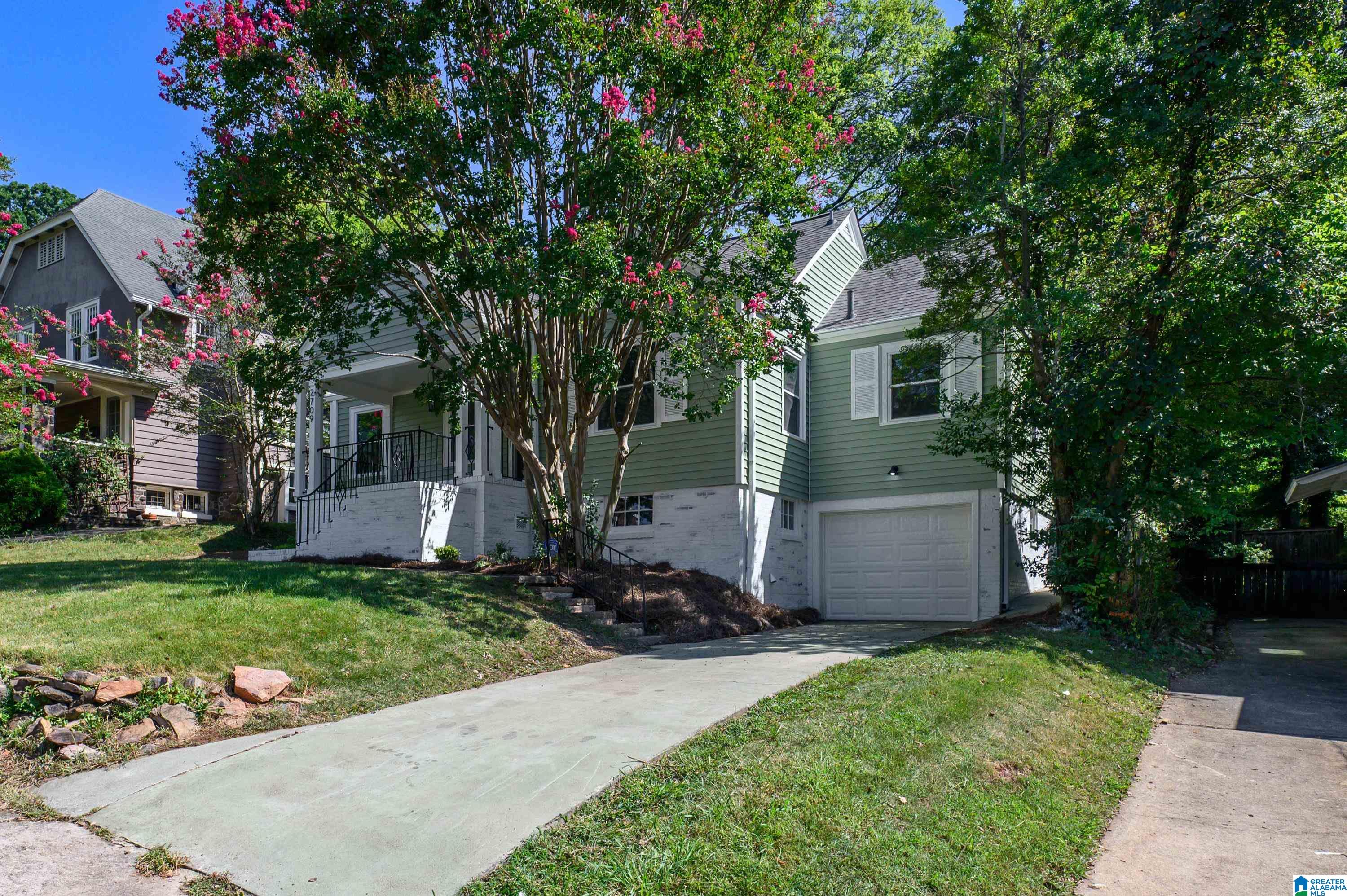 Photo 3 of Single family home for sale at 2709 Caldwell Avenue S, Birmingham, AL 35205 | MLS# 21462834 | Listing updated on 2026-09-18