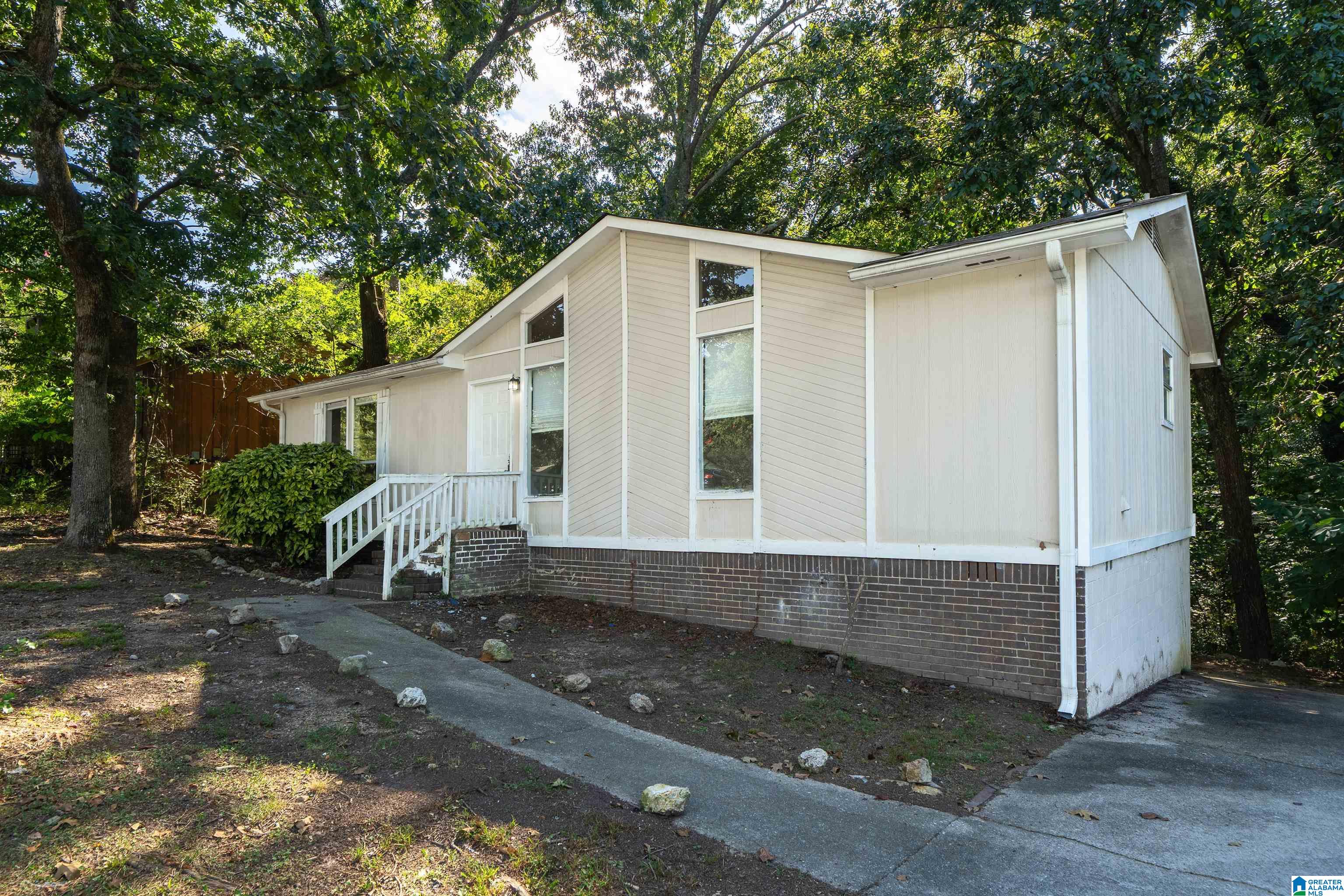 Photo 3 of Single family home for sale at 5764 Desoto Dr, Pinson, AL 35126 | MLS# 21462845 | Listing updated on 2026-09-14