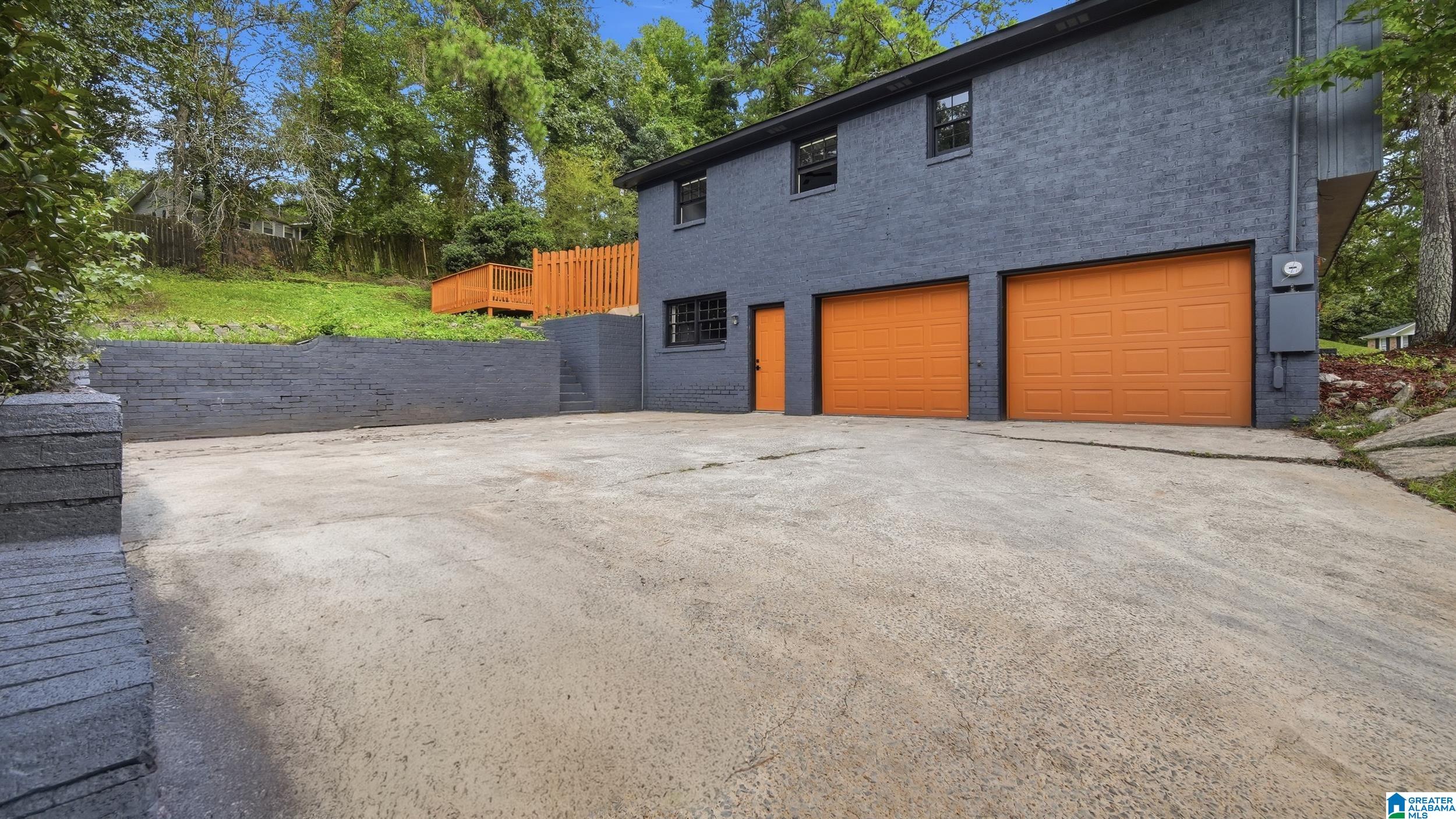 Photo 3 of Sale Pending at 2747 6th Street Ne, Birmingham, AL 35215 | MLS# 21462861 | Listing updated on 2026-09-15
