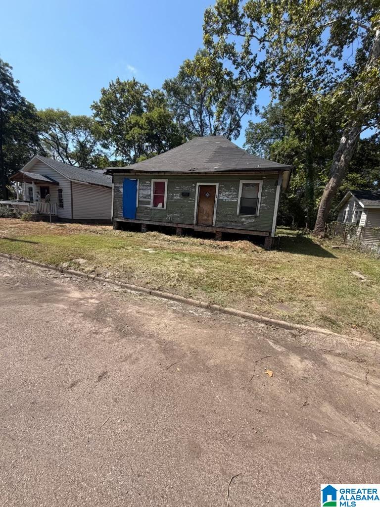 Photo 1 of Single family home for sale at 2720 22nd Avenue N, Birmingham, AL 35234 | MLS# 21462908 | Listing updated on 2026-08-22
