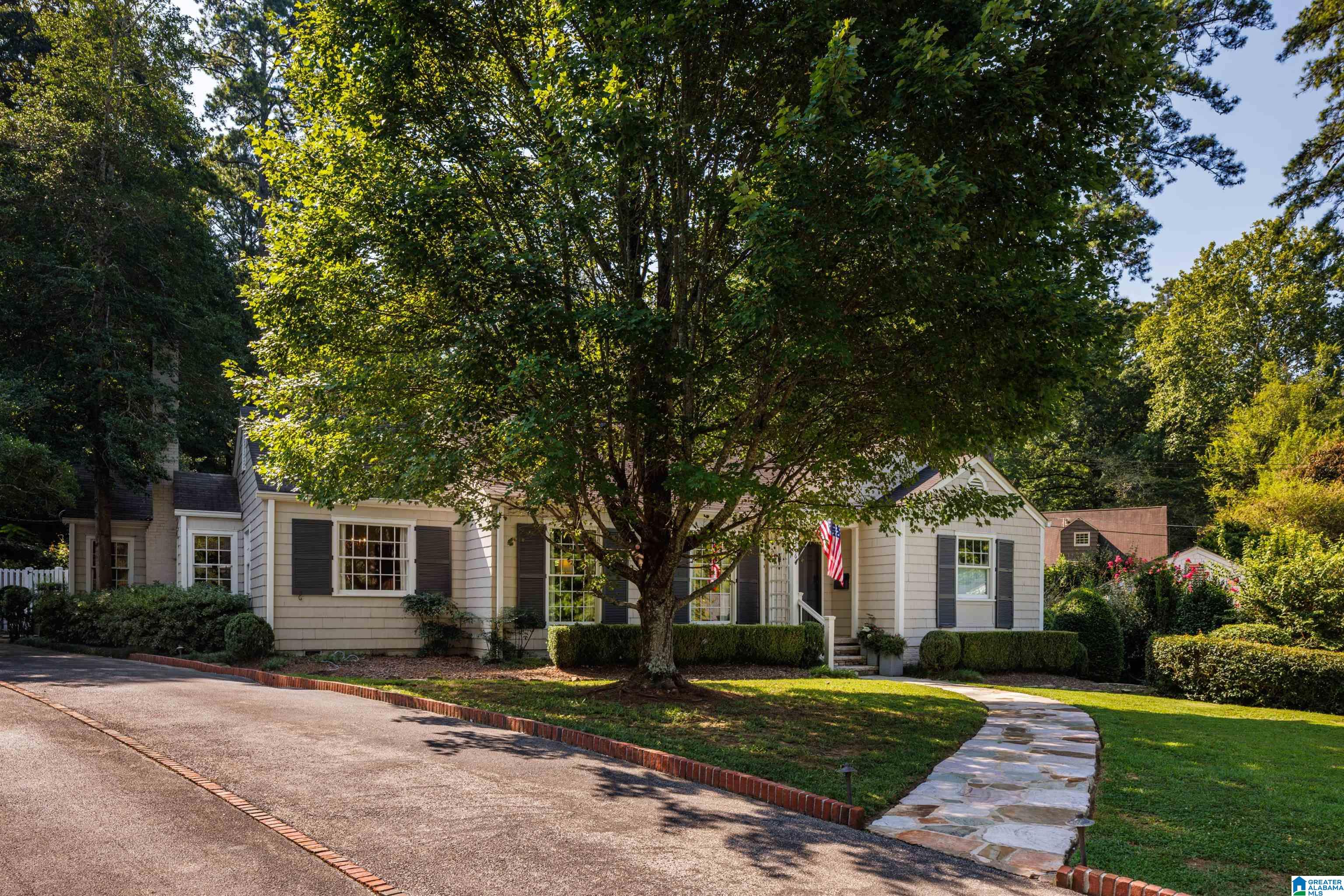3rd image of 3706 Mountain Park Circle, Mountain Brook, AL 35213 | MLS# 21462916