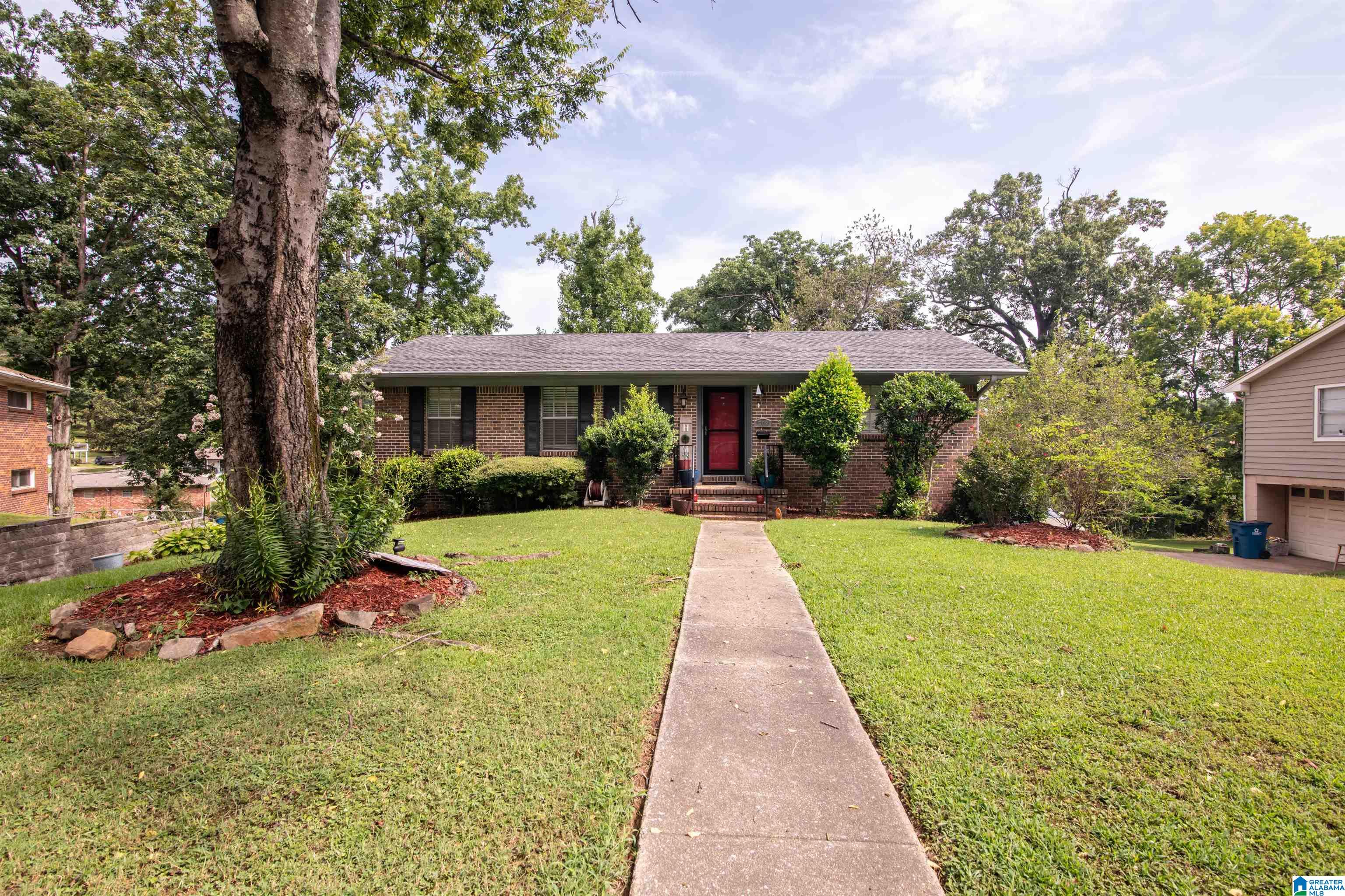 1st image of 709 Glen Ridge Dr, Fairfield, AL 35064 | MLS# 21462922