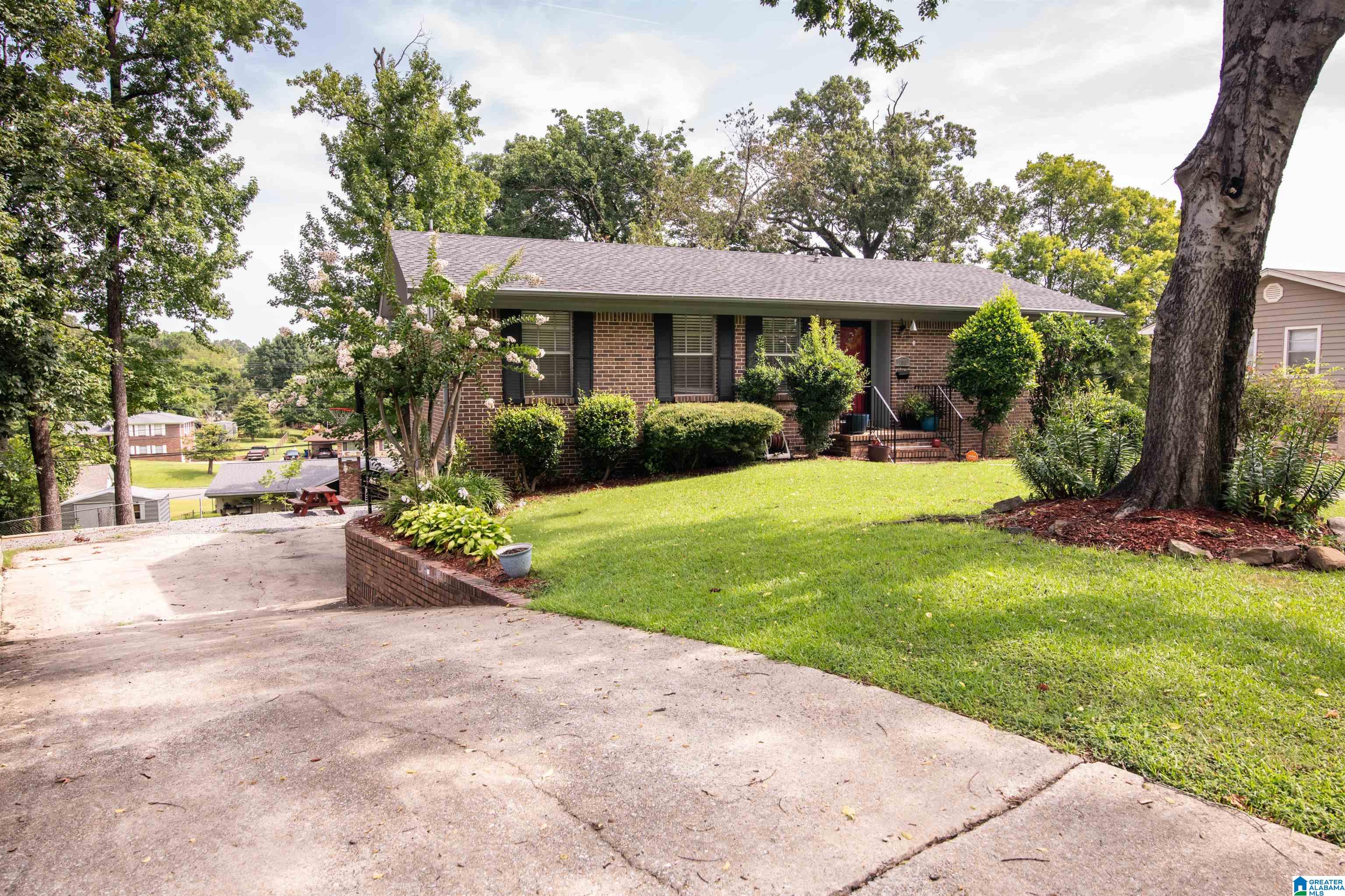 2nd image of 709 Glen Ridge Dr, Fairfield, AL 35064 | MLS# 21462922
