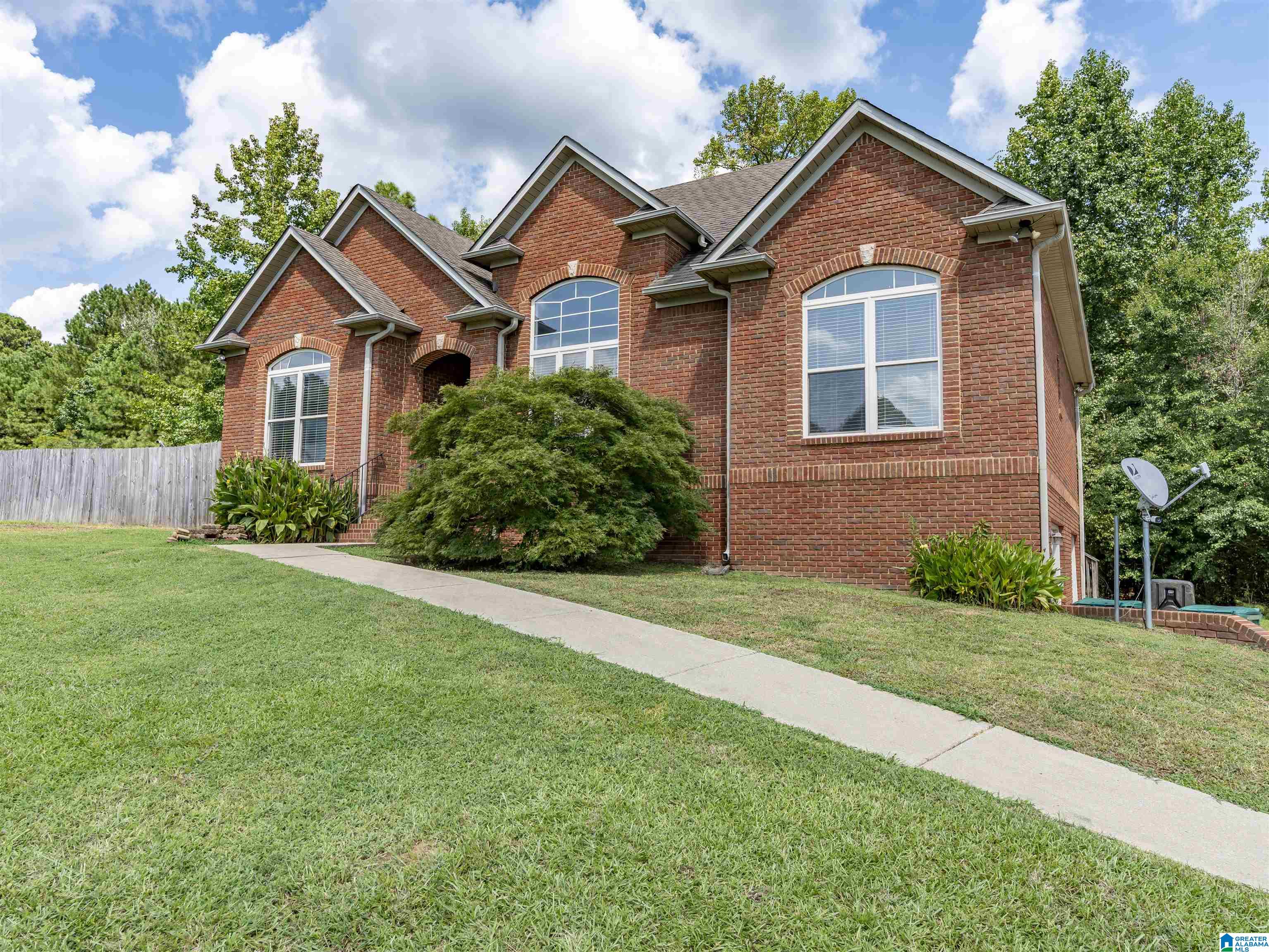 3rd image of 810 Ridgefield Way, Odenville, AL 35120 | MLS# 21462925