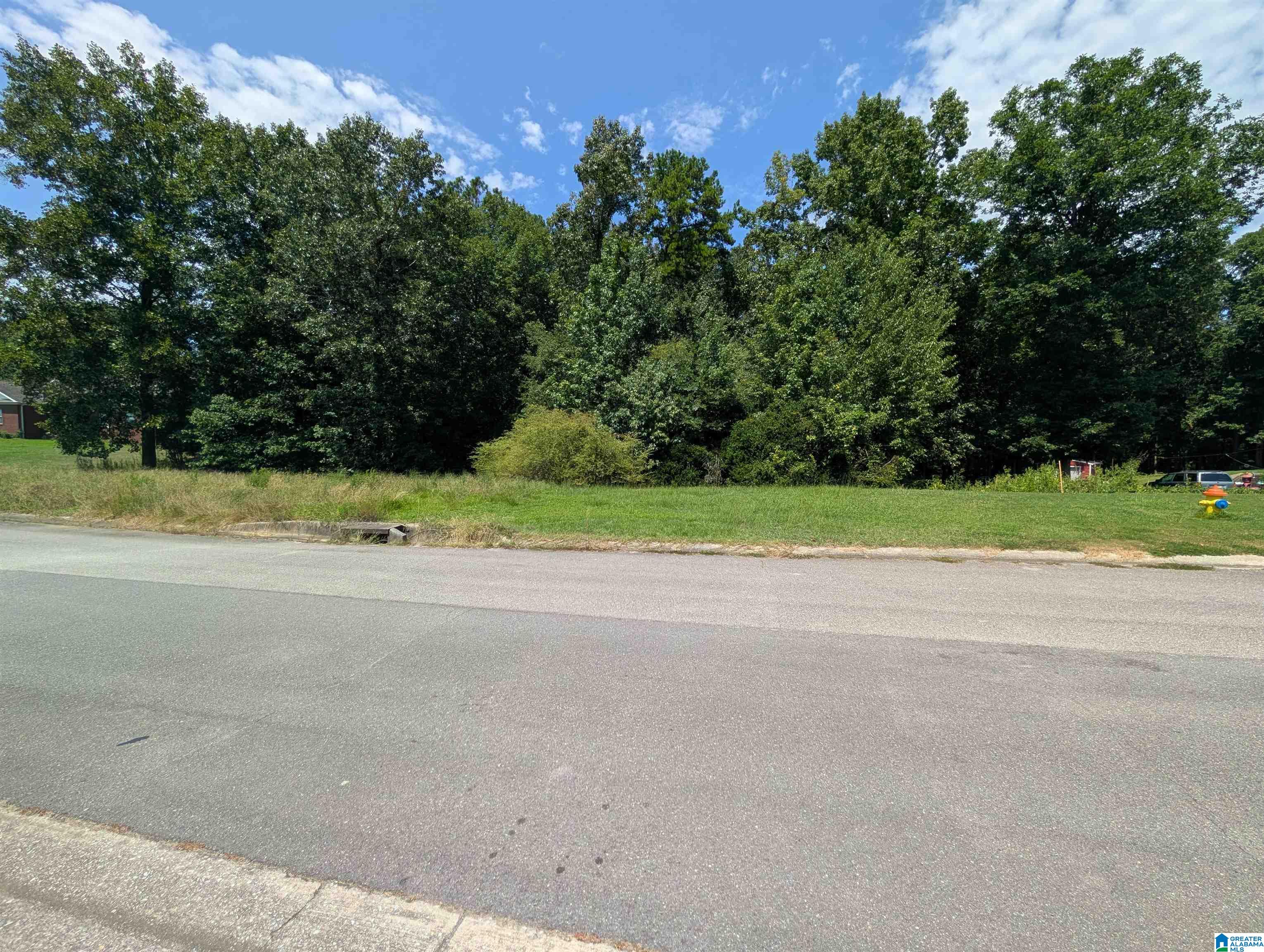 2nd image of 2463 Hemlock Dr, Hueytown, AL 35023 | MLS# 21462950