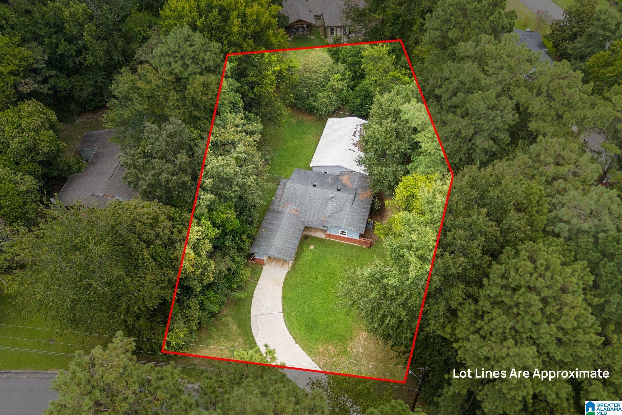 3rd image of 2160 Larchmont Circle, Hoover, AL 35216 | MLS# 21462990