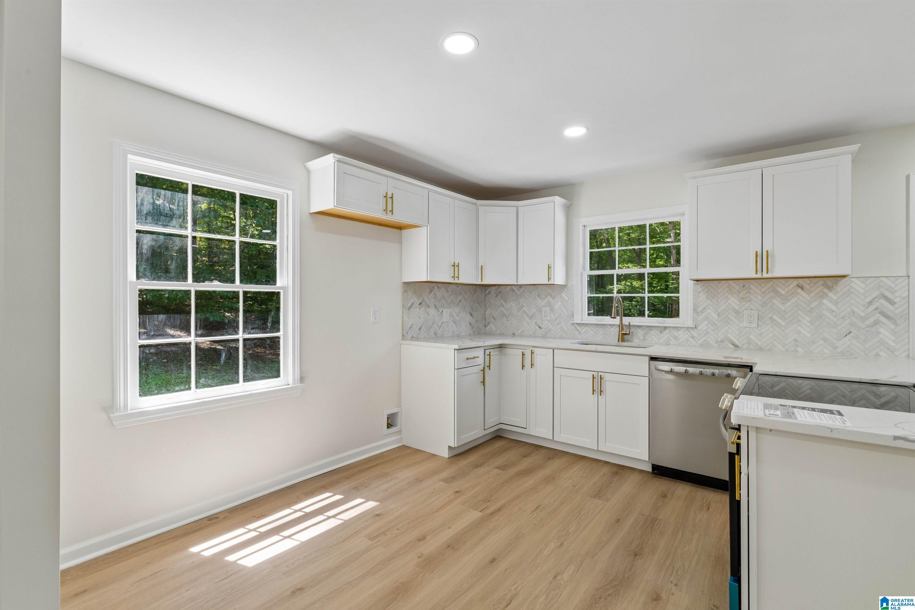 Photo 3 of Single family home for sale at 7624 Happy Hollow Road, Trussville, AL 35173 | MLS# 21463001 | Listing updated on 2026-10-19