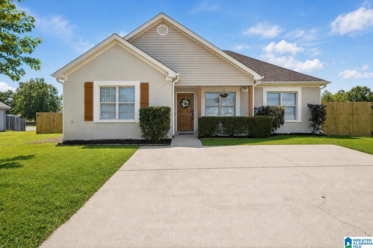 1st image of 117 Ridgecrest Road, Calera, AL 35080 | MLS# 21463022