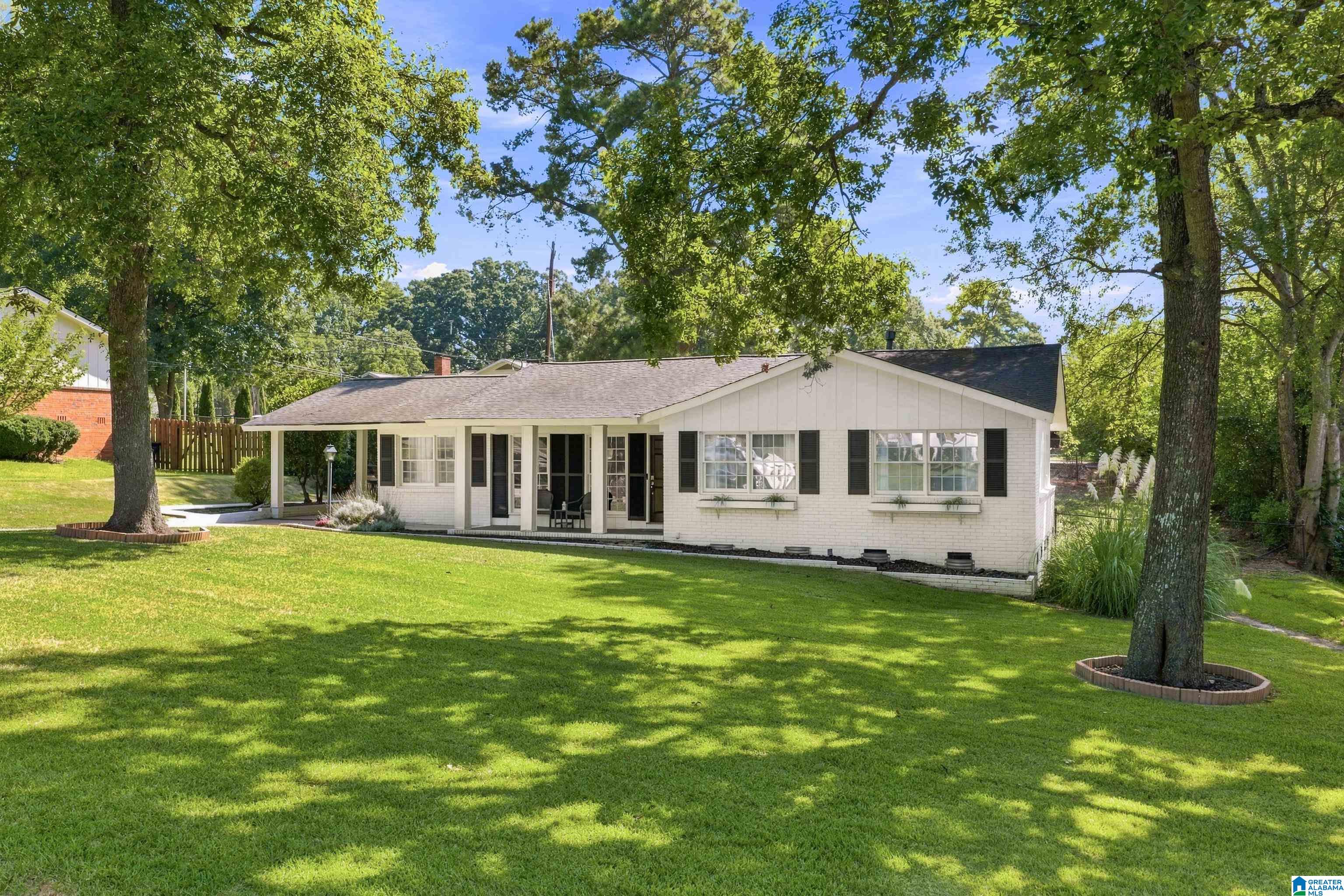 4th image of 2533 Yorkmont Dr, Vestavia Hills, AL 35226 | MLS# 21463029