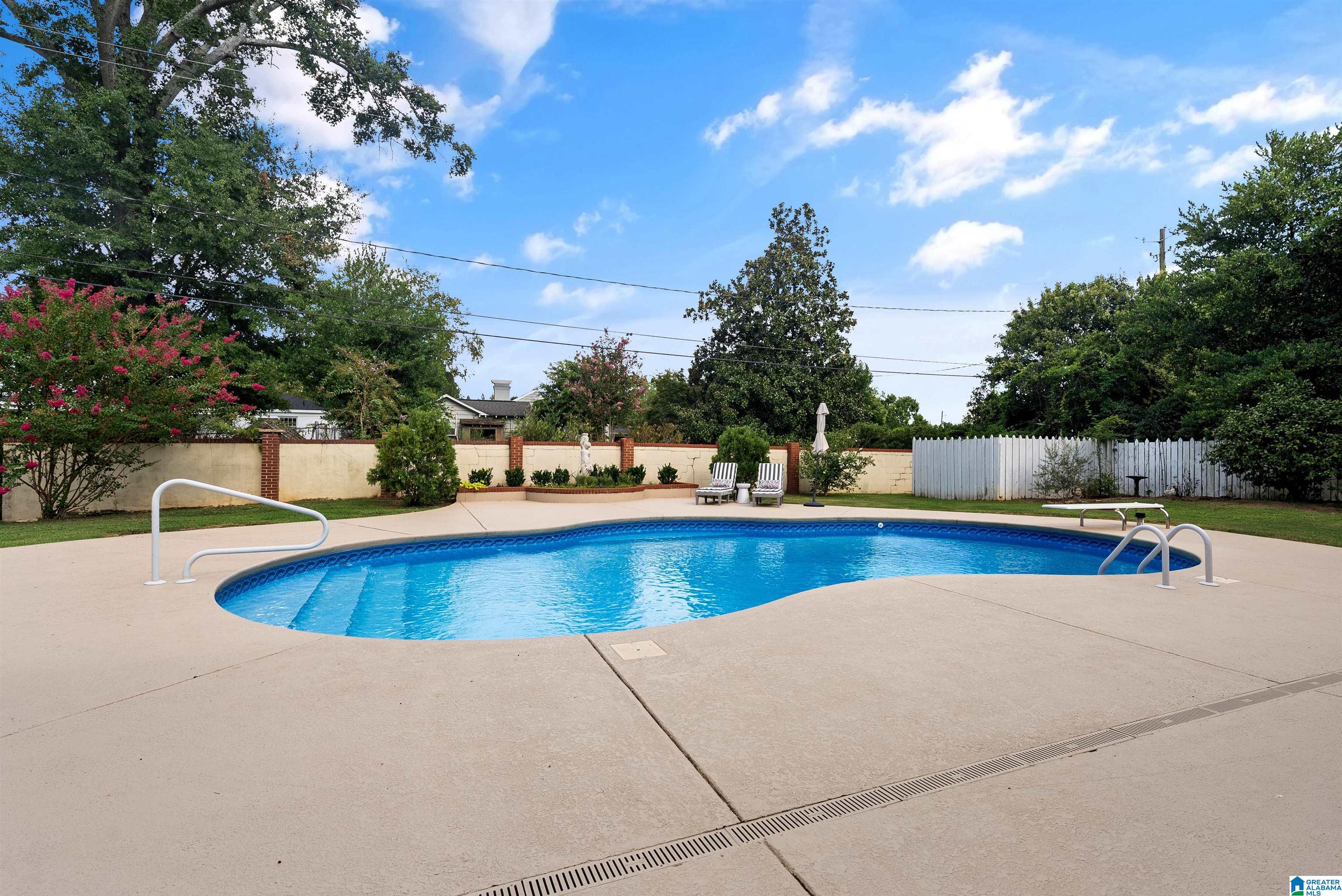 Photo 3 of Single family home for sale at 172 The Highlands, Tuscaloosa, AL 35404 | MLS# 21463043 | Listing updated on 2026-09-23
