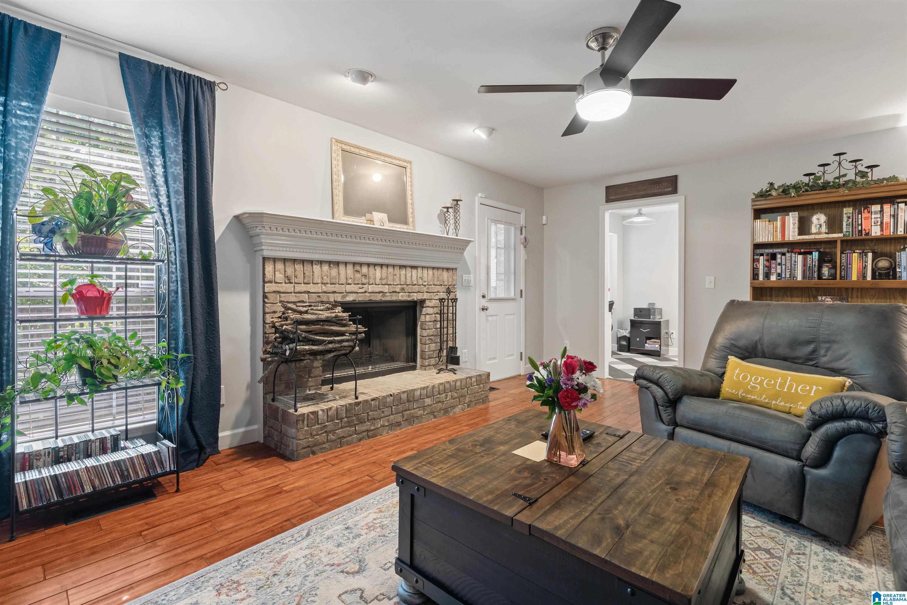 3rd image of 547 Fultonbrook Dr, Fultondale, AL 35068 | MLS# 21463044