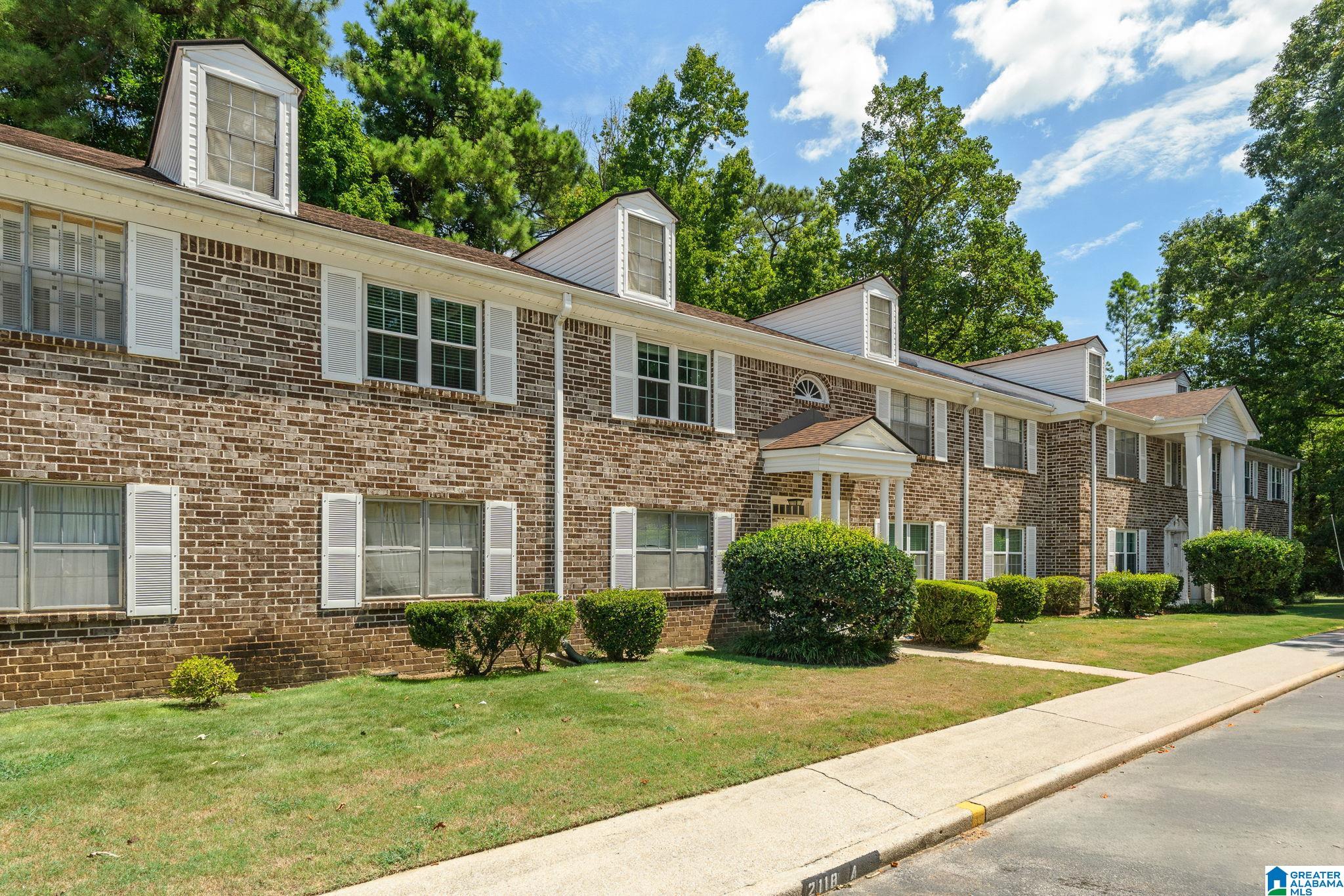 Photo 3 of Condo for sale at 2118 Montreat Lane #B, Vestavia Hills, AL 35216 | MLS# 21463089 | Listing updated on 2026-09-14