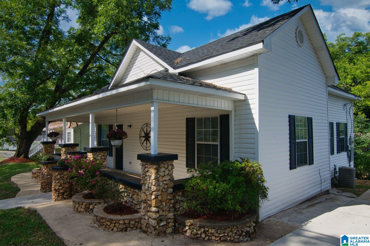 4th image of 1868 Lane Dr, Leeds, AL 35094 | MLS# 21463143